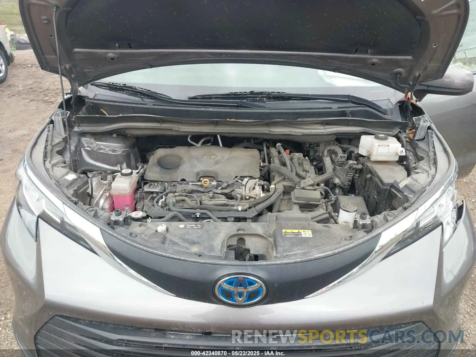 10 Photograph of a damaged car 5TDKRKEC4MS045409 TOYOTA SIENNA 2021