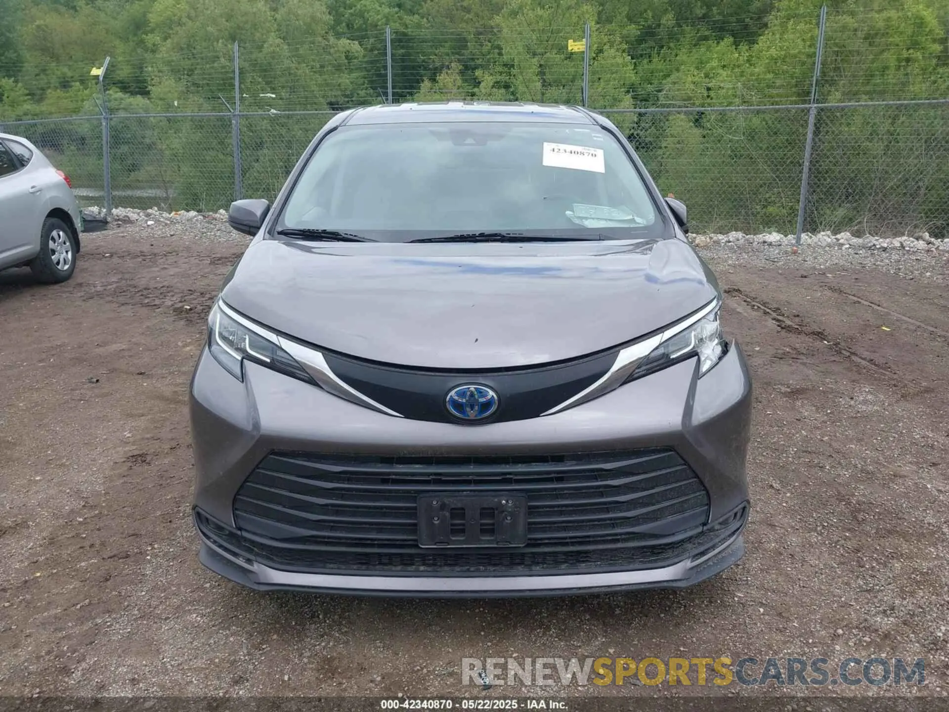 12 Photograph of a damaged car 5TDKRKEC4MS045409 TOYOTA SIENNA 2021
