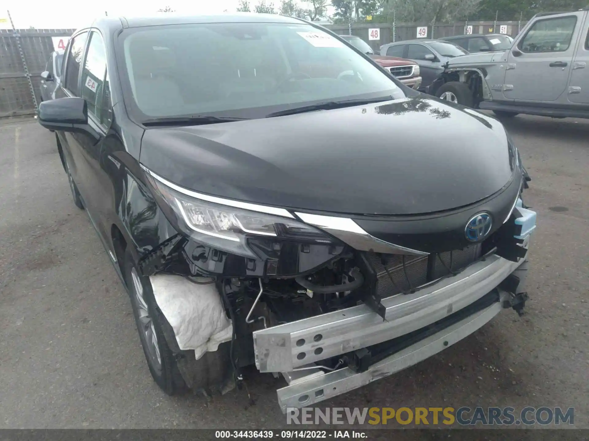 6 Photograph of a damaged car 5TDKRKEC4MS048469 TOYOTA SIENNA 2021