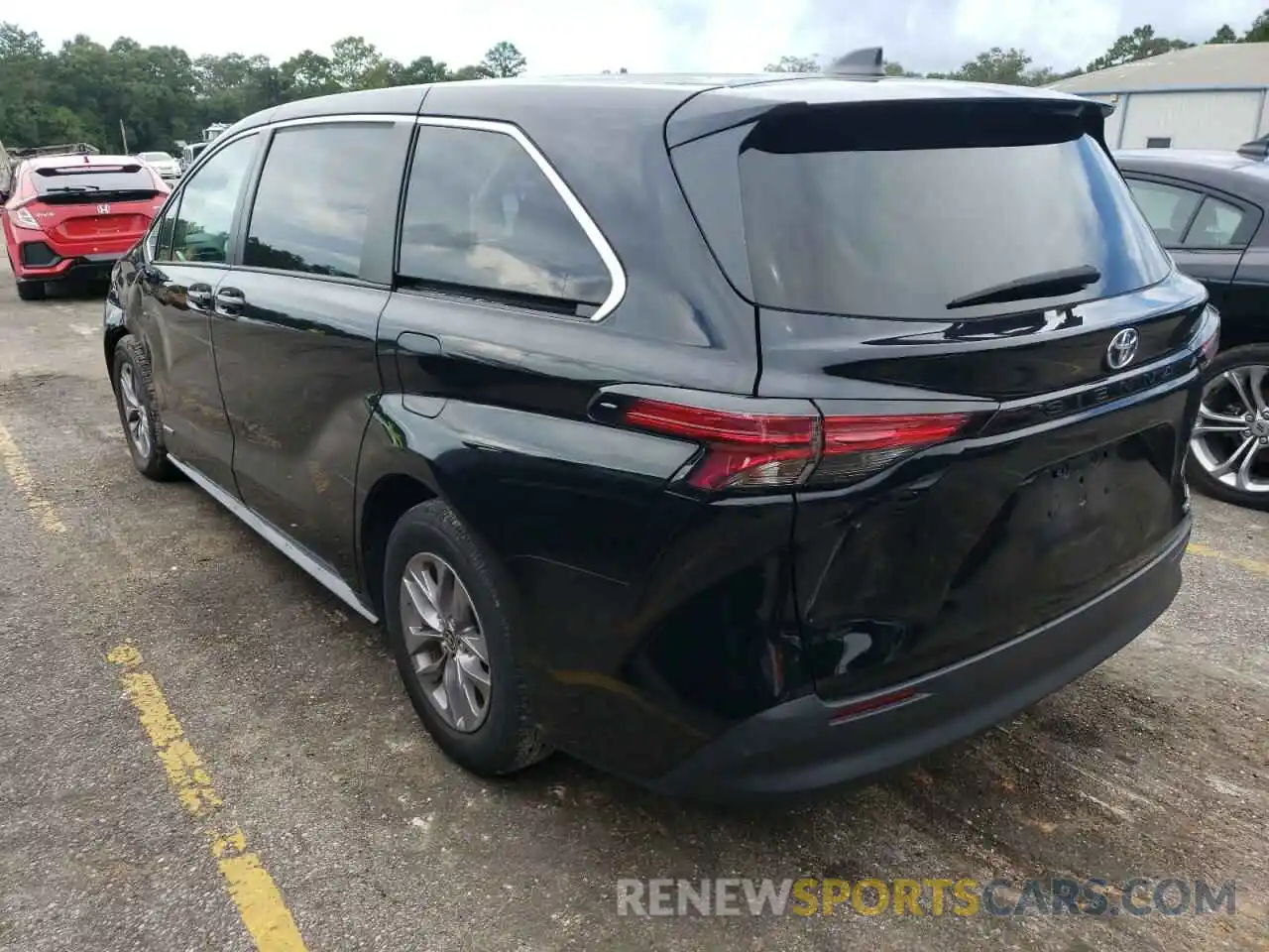 3 Photograph of a damaged car 5TDKRKEC5MS018137 TOYOTA SIENNA 2021