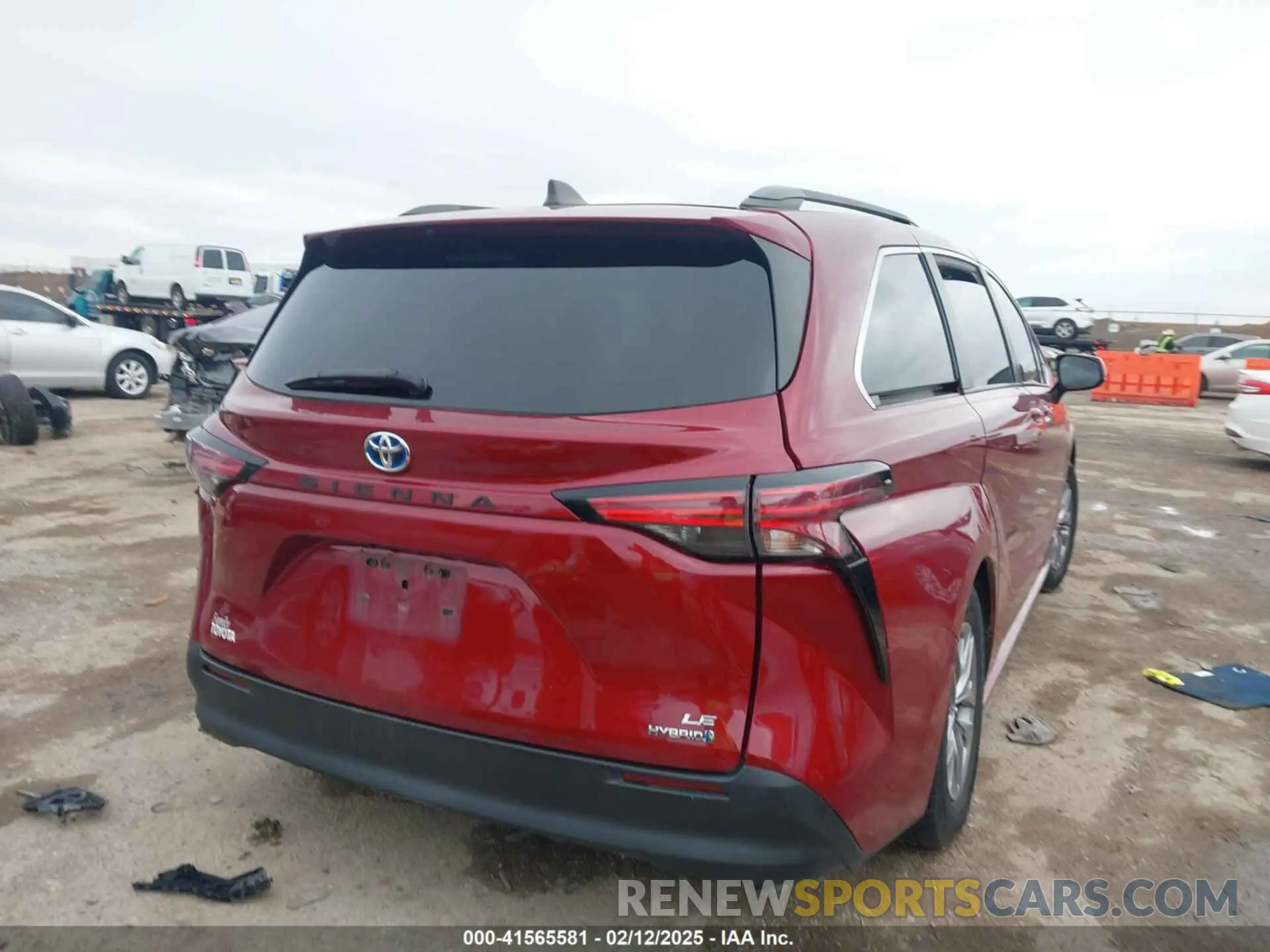 4 Photograph of a damaged car 5TDKRKEC5MS025881 TOYOTA SIENNA 2021