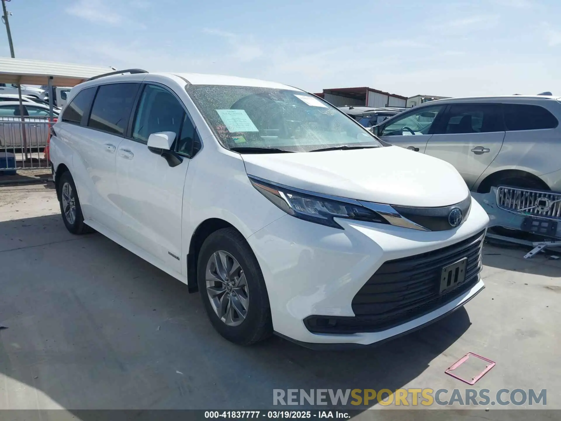 1 Photograph of a damaged car 5TDKRKEC5MS034743 TOYOTA SIENNA 2021