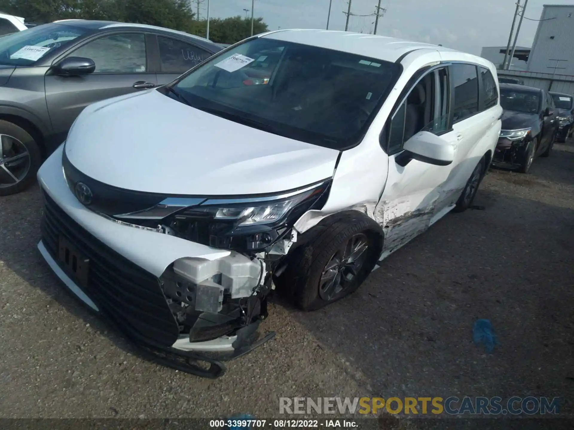 2 Photograph of a damaged car 5TDKRKEC5MS045936 TOYOTA SIENNA 2021