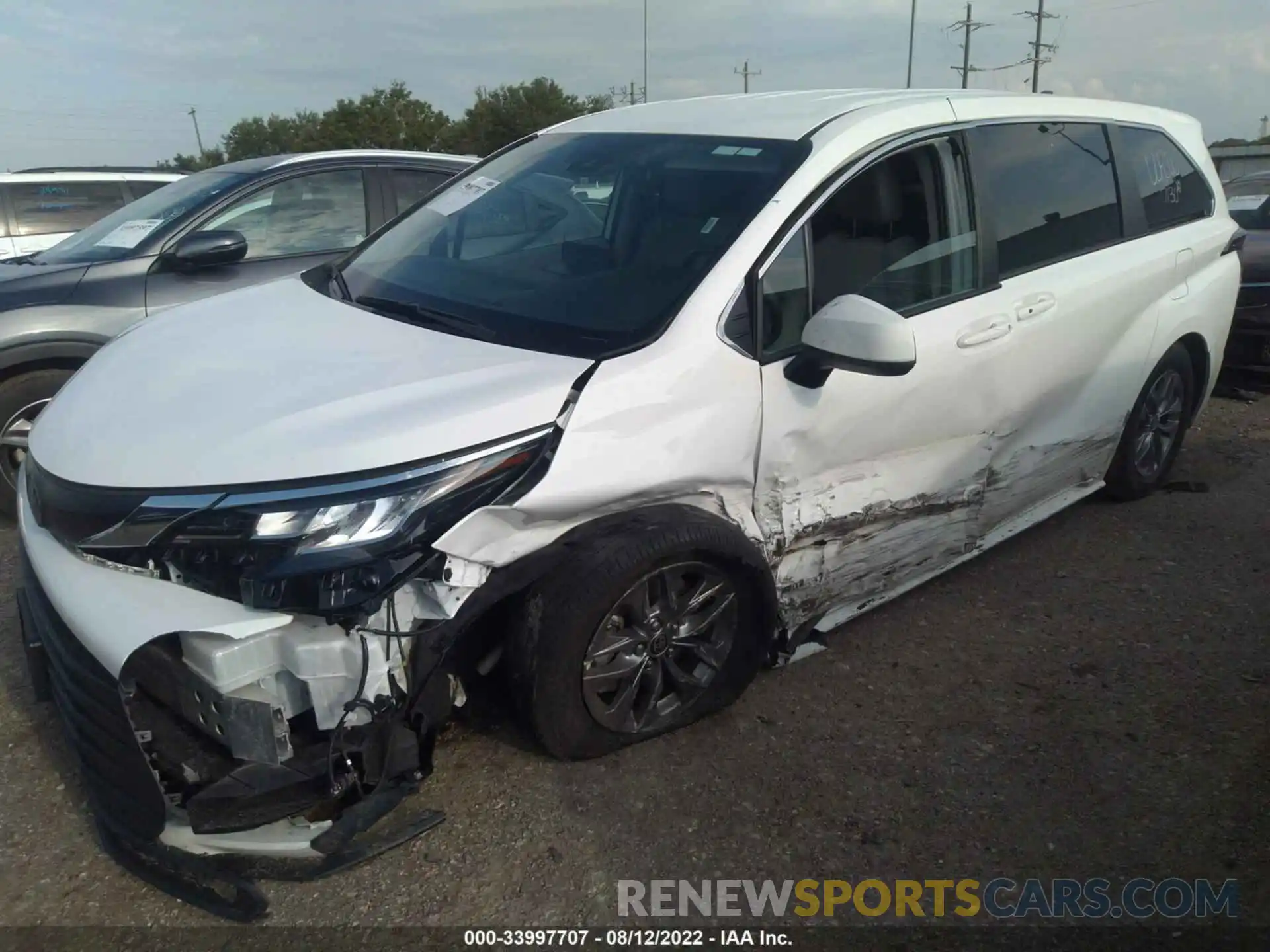 6 Photograph of a damaged car 5TDKRKEC5MS045936 TOYOTA SIENNA 2021