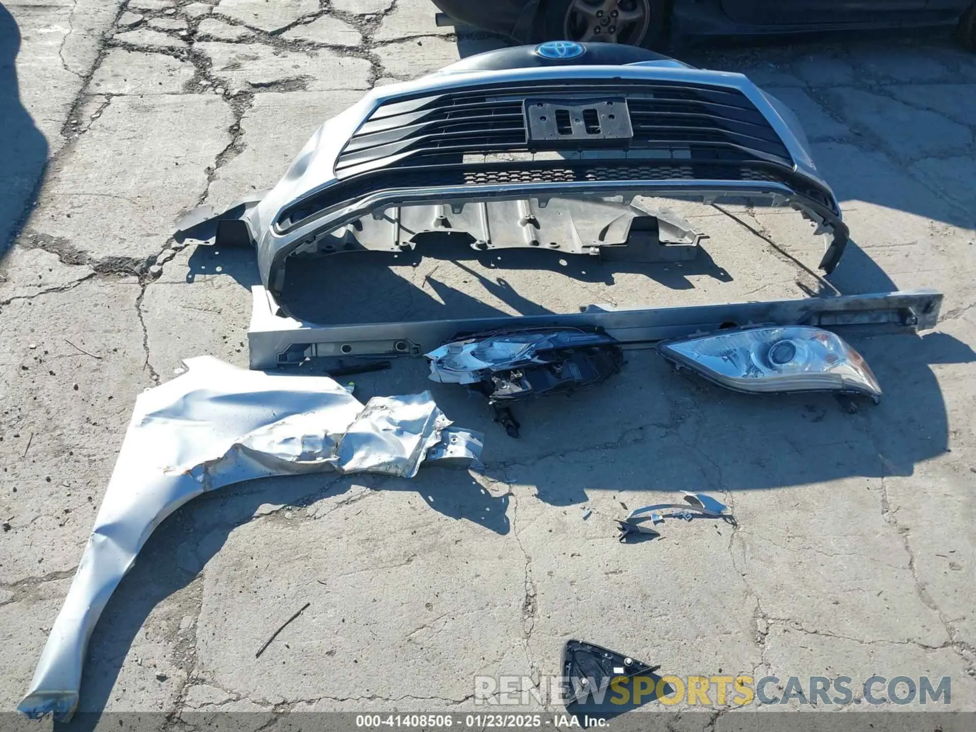 12 Photograph of a damaged car 5TDKRKEC5MS057780 TOYOTA SIENNA 2021