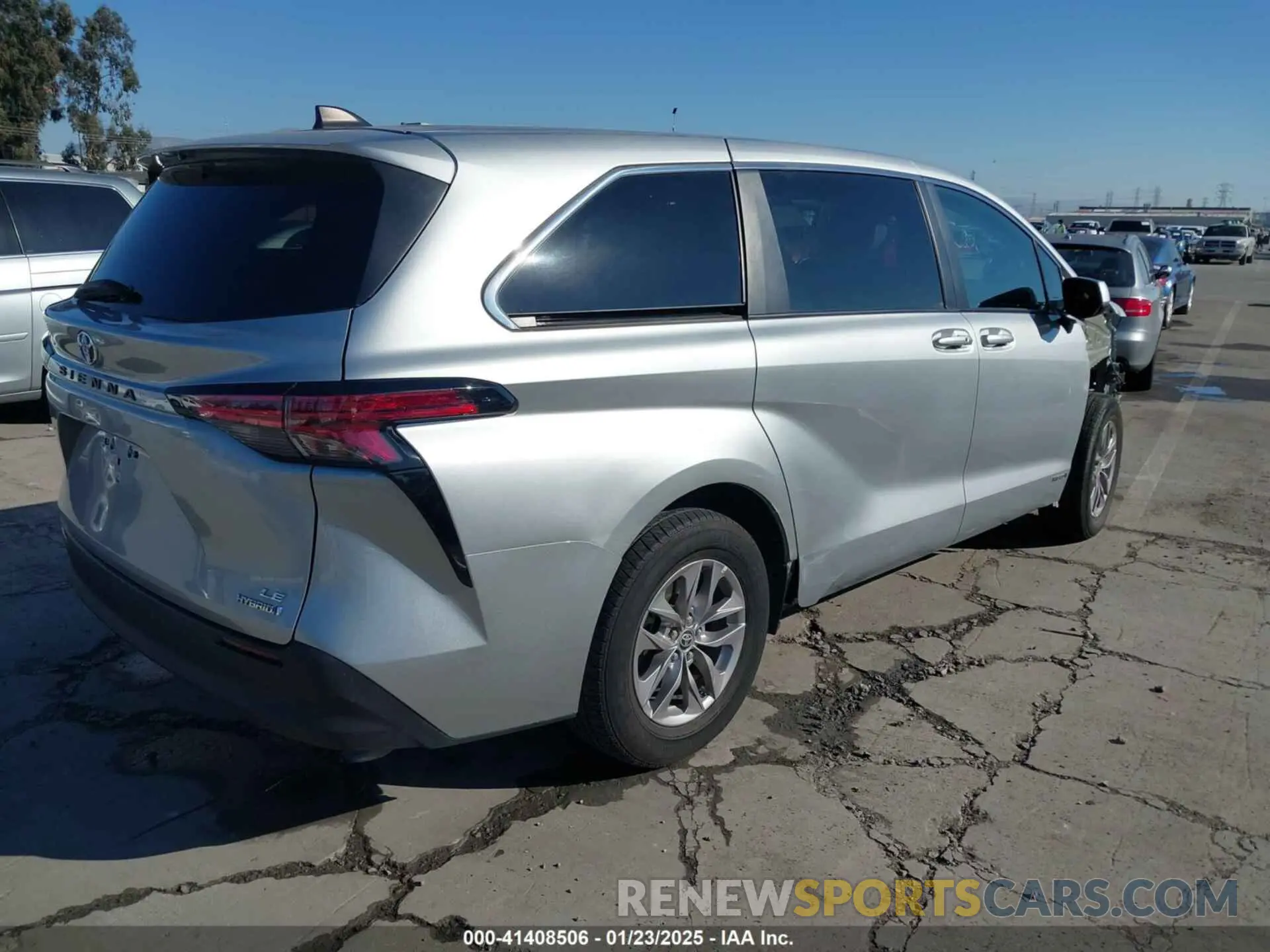 4 Photograph of a damaged car 5TDKRKEC5MS057780 TOYOTA SIENNA 2021