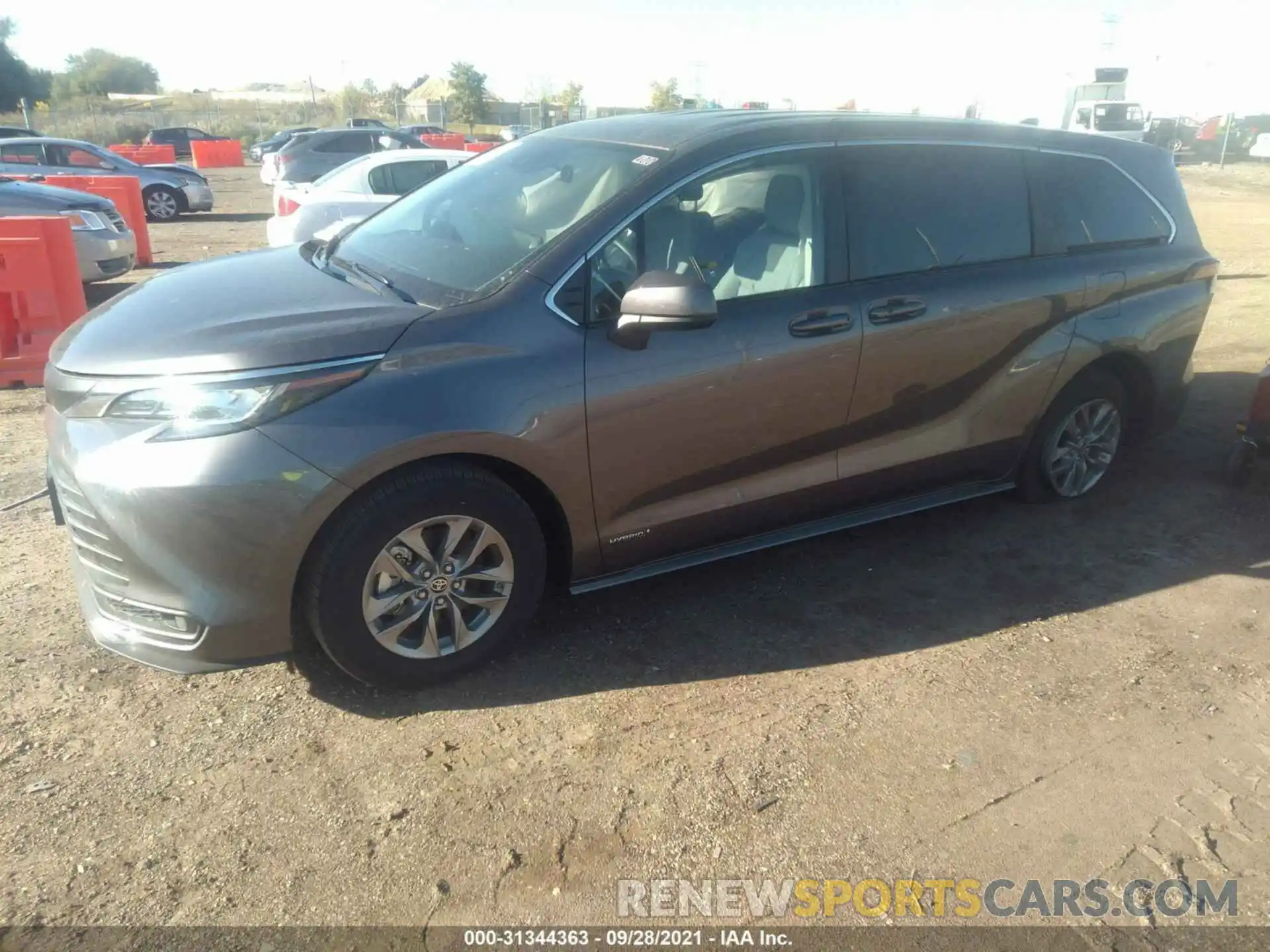 2 Photograph of a damaged car 5TDKRKEC6MS010189 TOYOTA SIENNA 2021