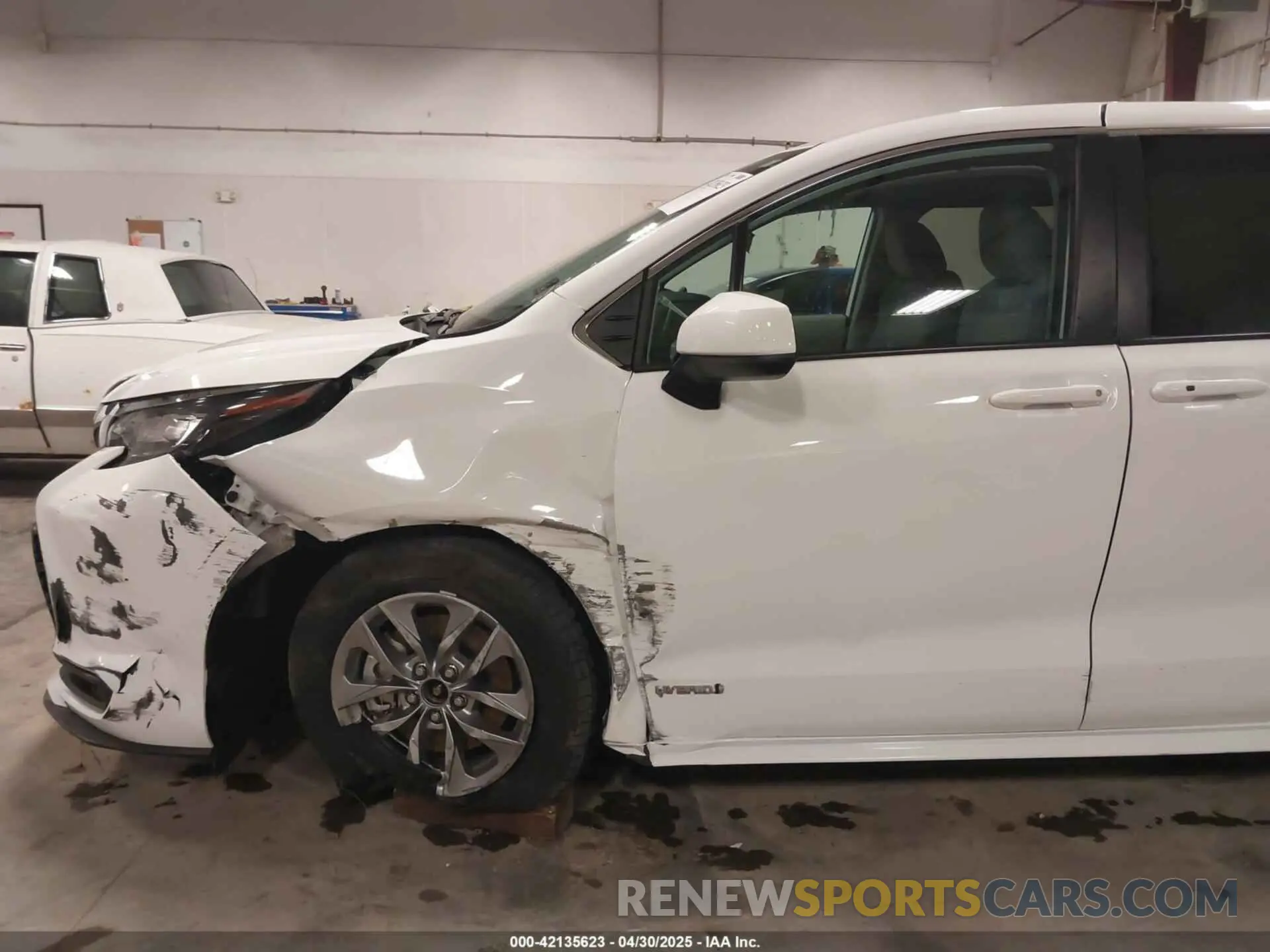 20 Photograph of a damaged car 5TDKRKEC6MS016557 TOYOTA SIENNA 2021