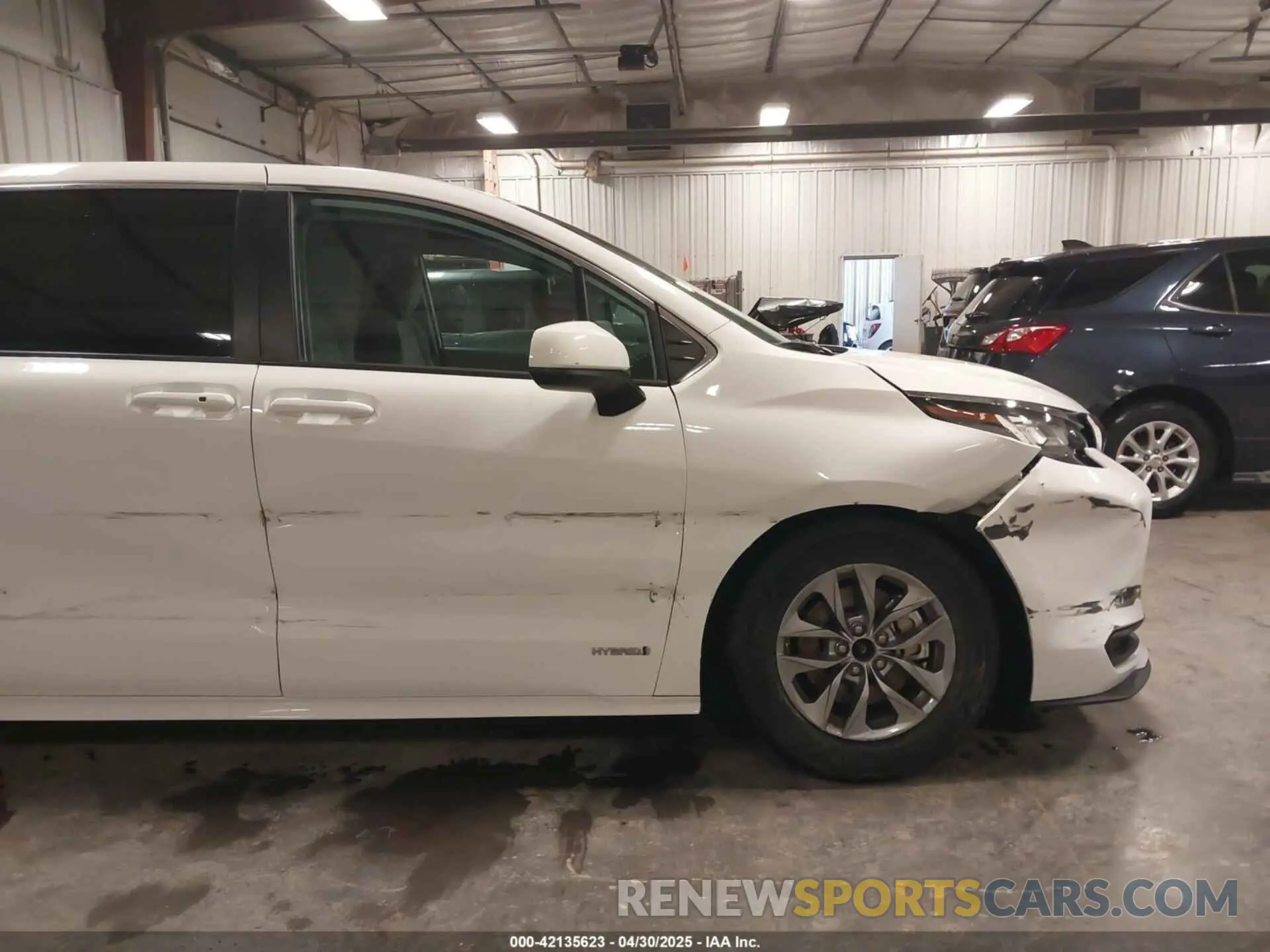 6 Photograph of a damaged car 5TDKRKEC6MS016557 TOYOTA SIENNA 2021