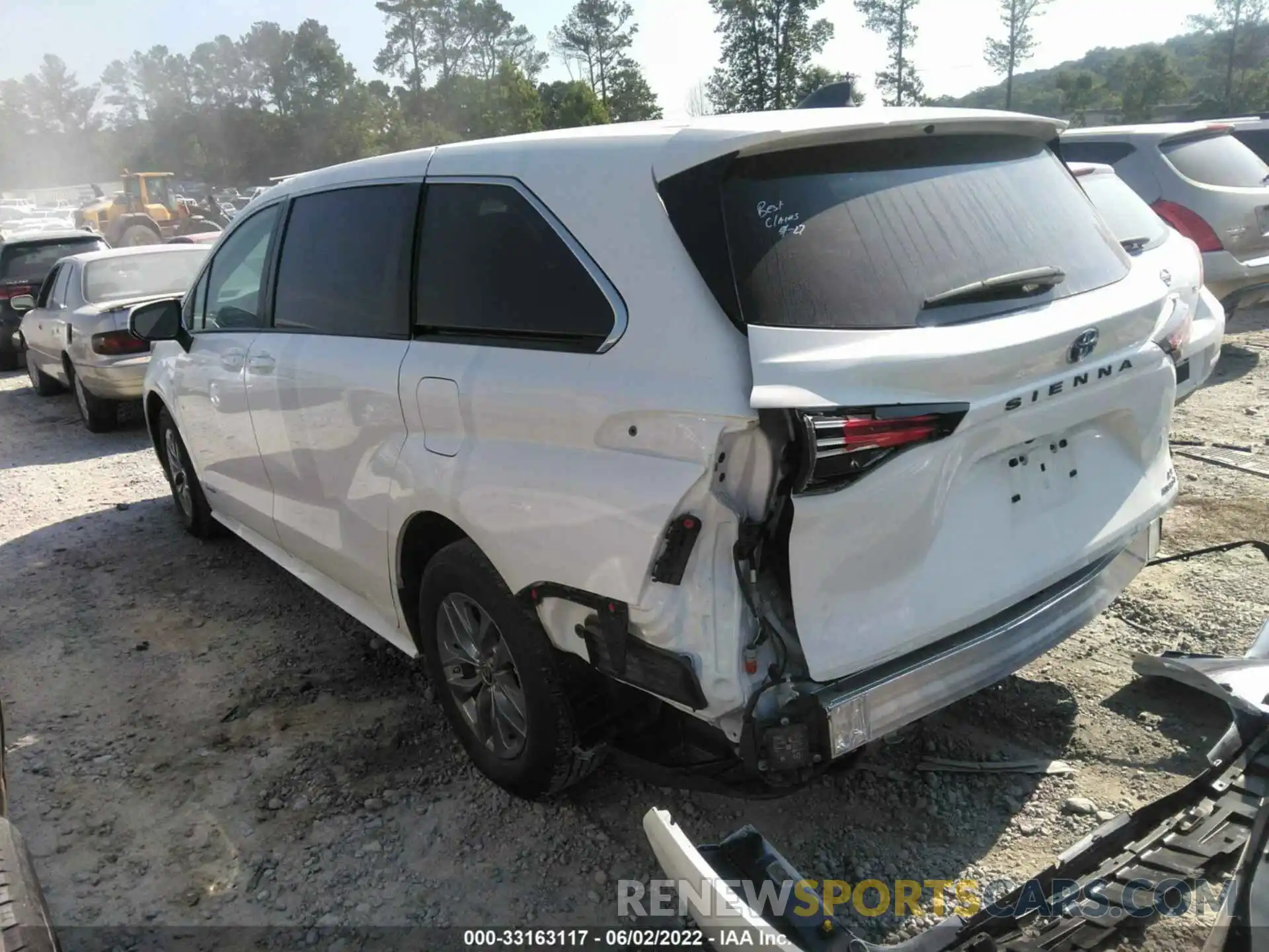 3 Photograph of a damaged car 5TDKRKEC6MS042608 TOYOTA SIENNA 2021