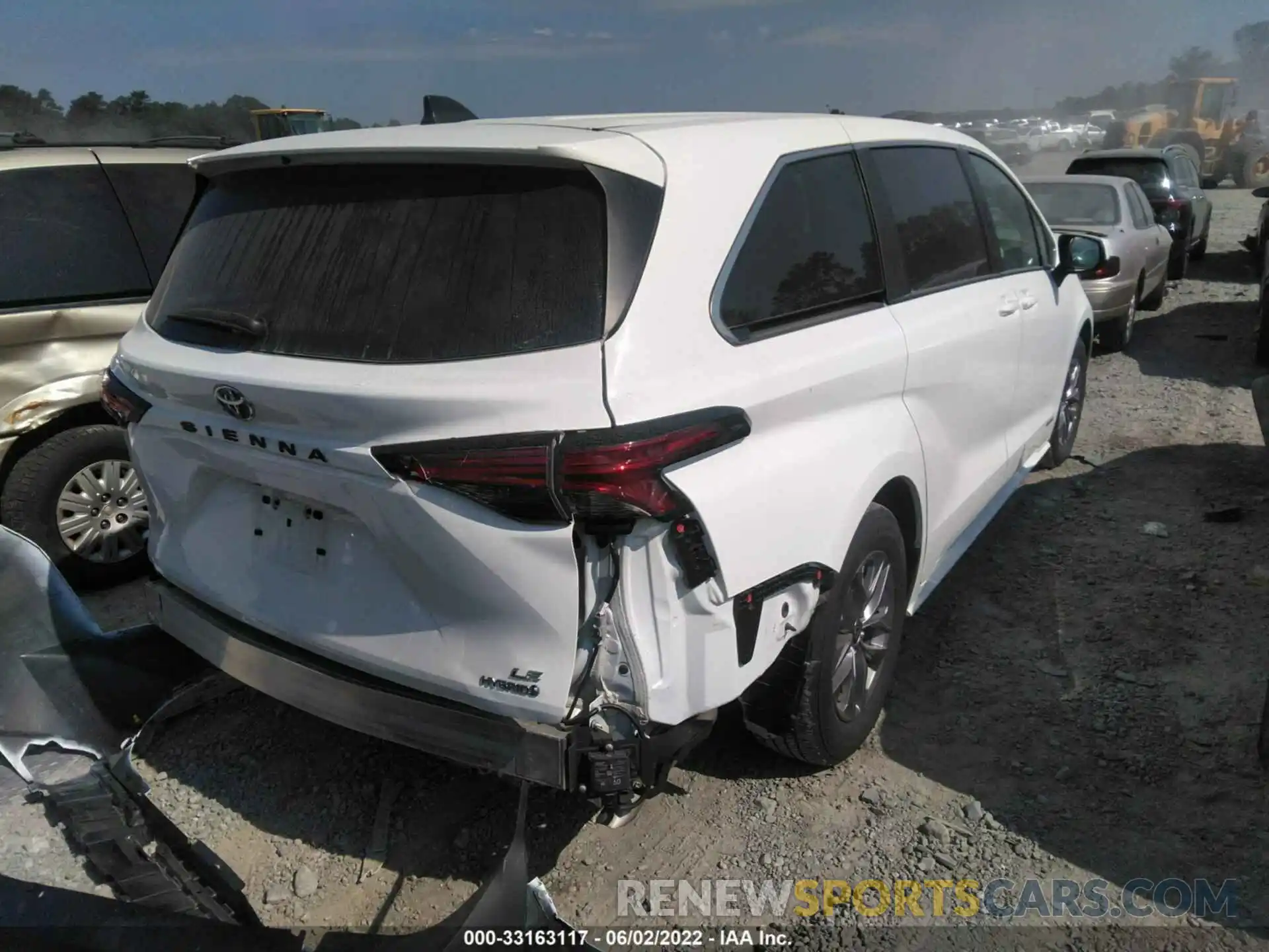 4 Photograph of a damaged car 5TDKRKEC6MS042608 TOYOTA SIENNA 2021