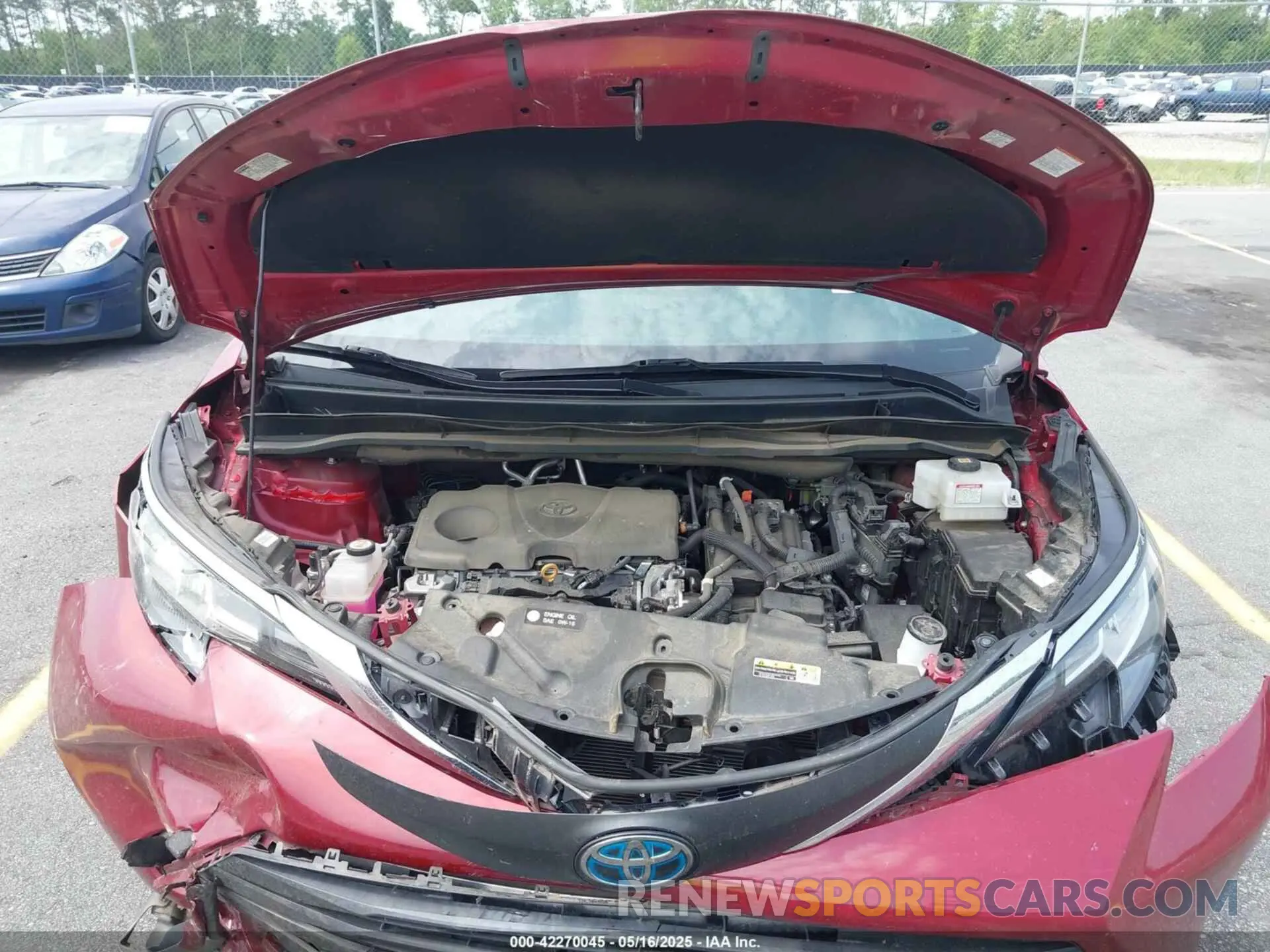 10 Photograph of a damaged car 5TDKRKEC6MS043676 TOYOTA SIENNA 2021