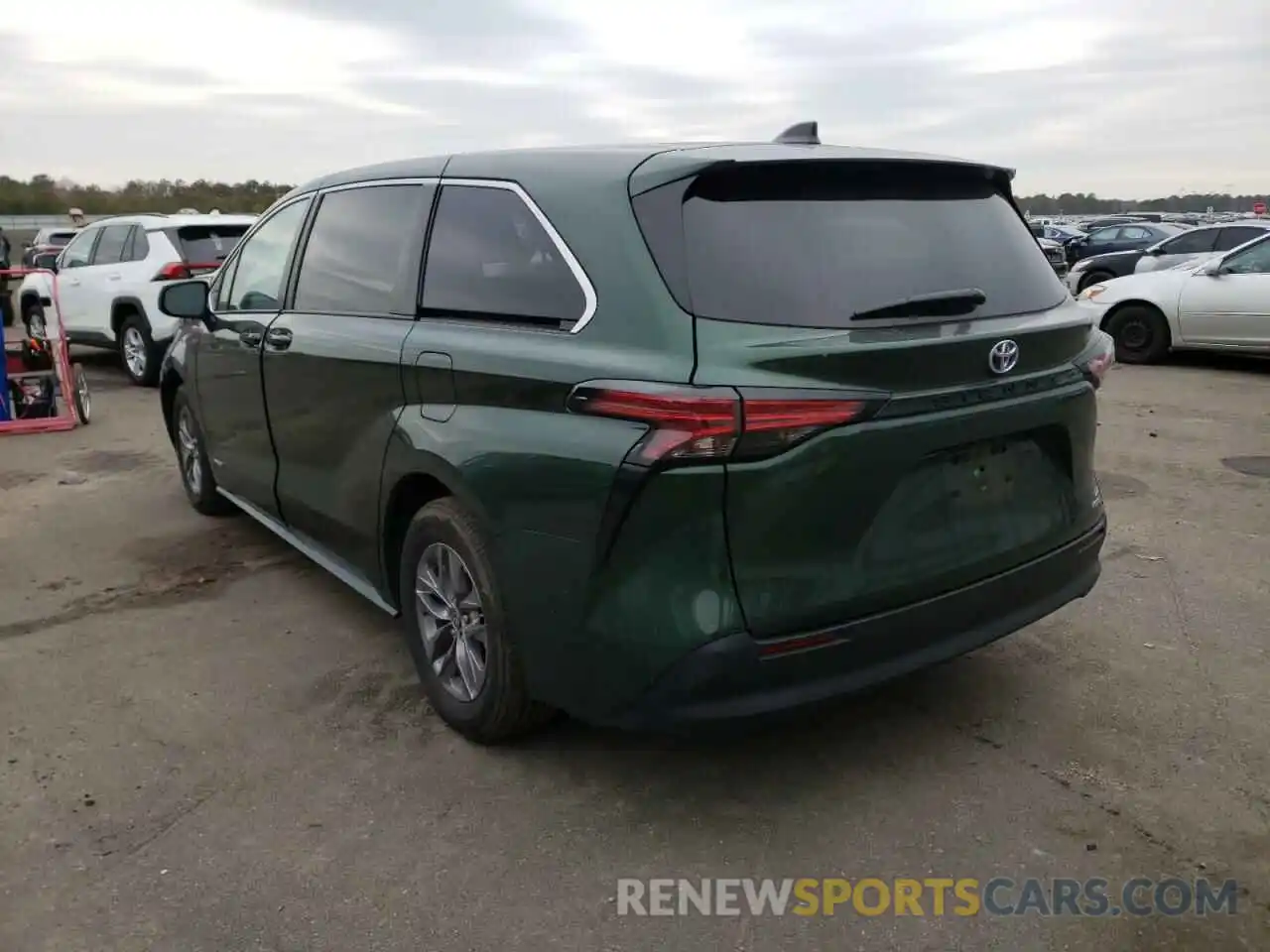 3 Photograph of a damaged car 5TDKRKEC6MS048795 TOYOTA SIENNA 2021