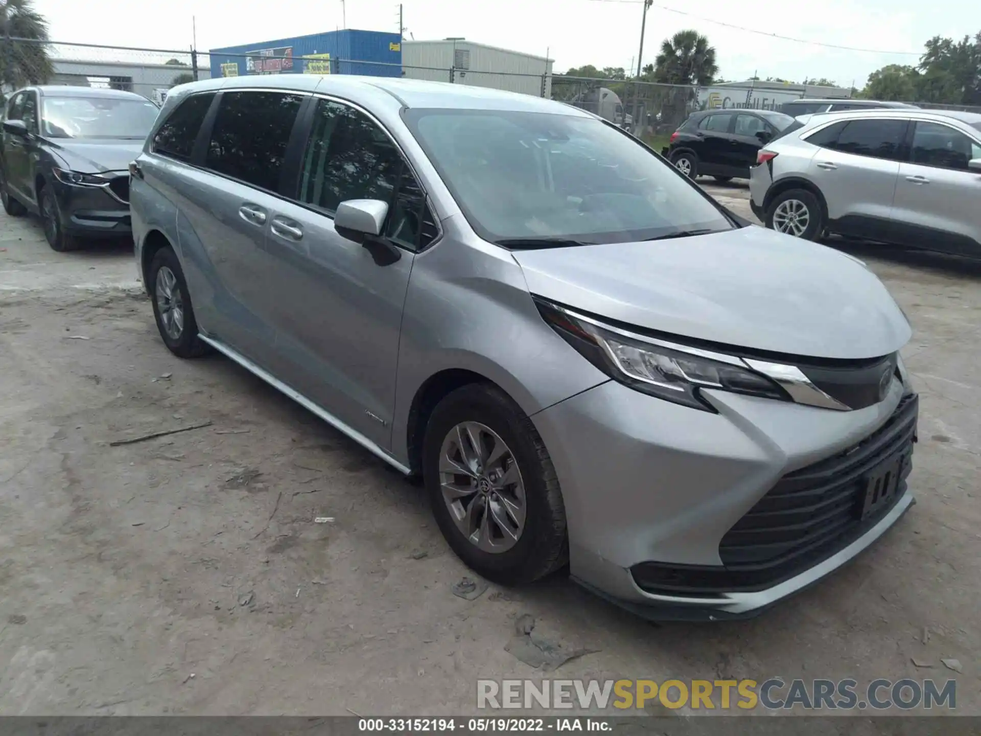 1 Photograph of a damaged car 5TDKRKEC7MS017491 TOYOTA SIENNA 2021