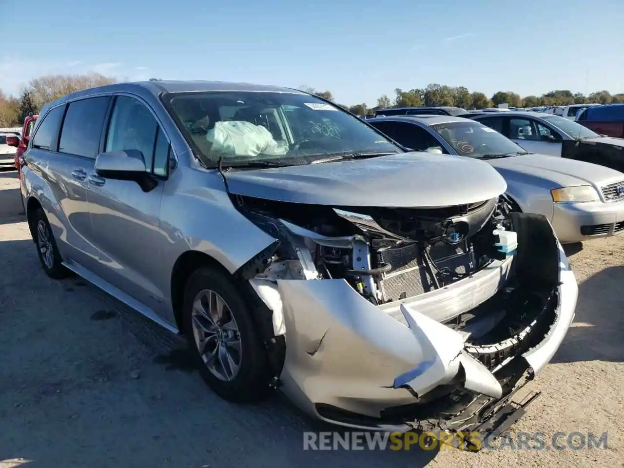 1 Photograph of a damaged car 5TDKRKEC7MS035974 TOYOTA SIENNA 2021