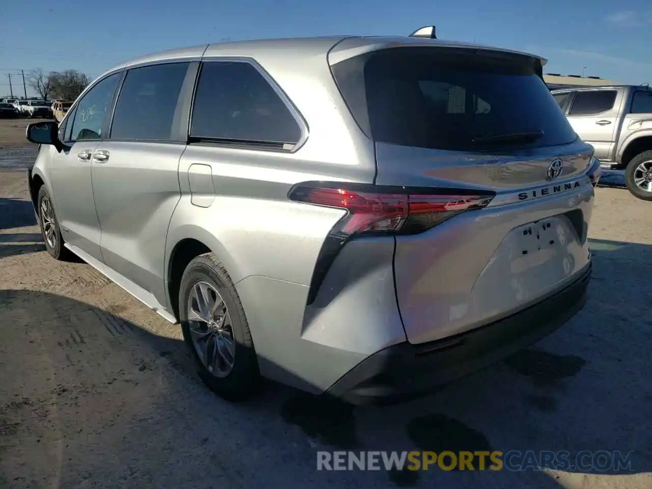 3 Photograph of a damaged car 5TDKRKEC7MS035974 TOYOTA SIENNA 2021