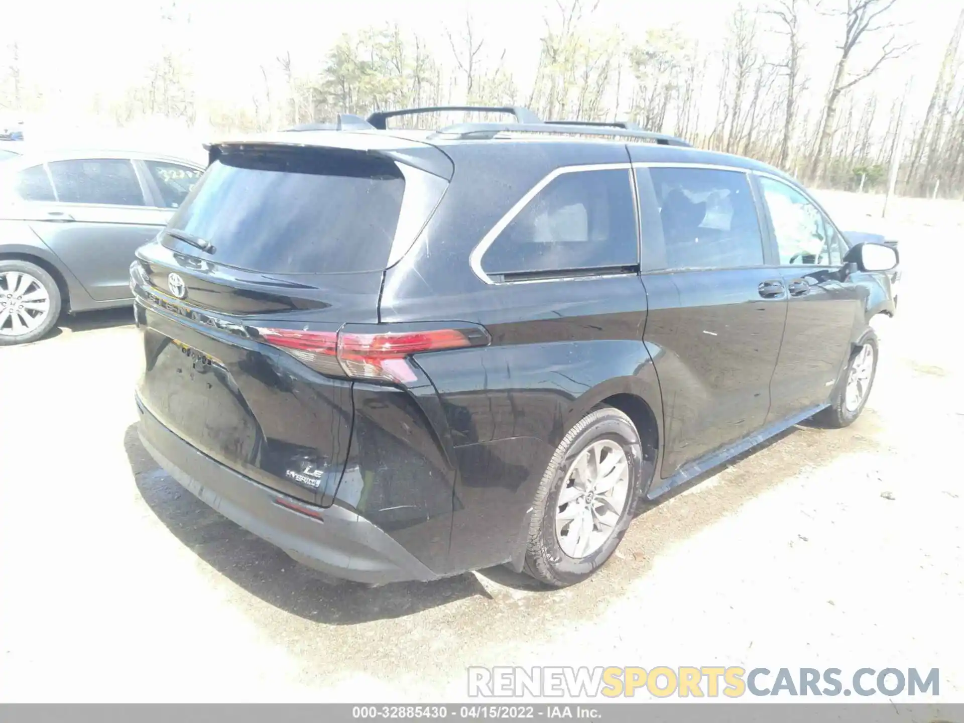 4 Photograph of a damaged car 5TDKRKEC7MS063452 TOYOTA SIENNA 2021