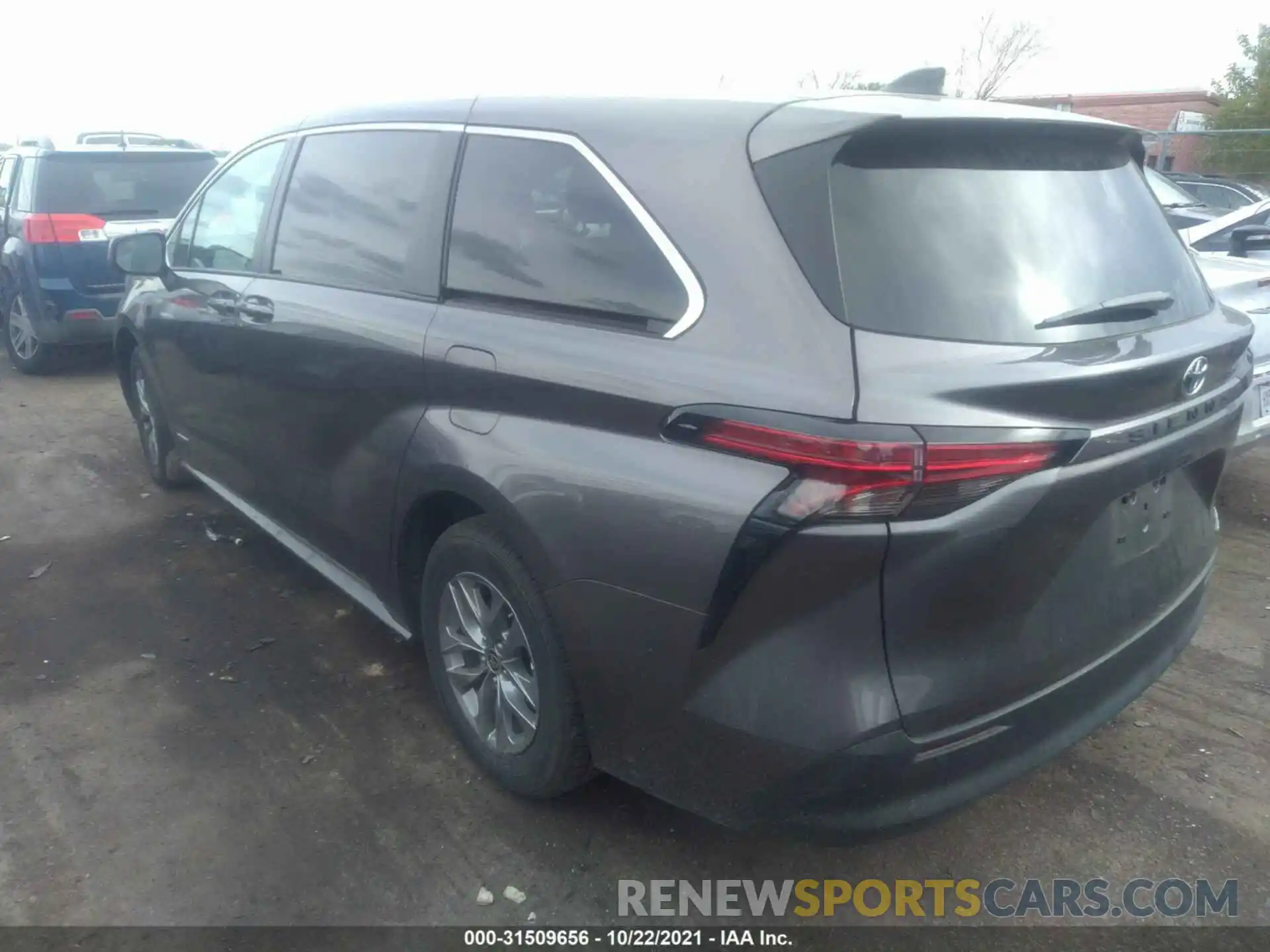 3 Photograph of a damaged car 5TDKRKEC8MS047275 TOYOTA SIENNA 2021