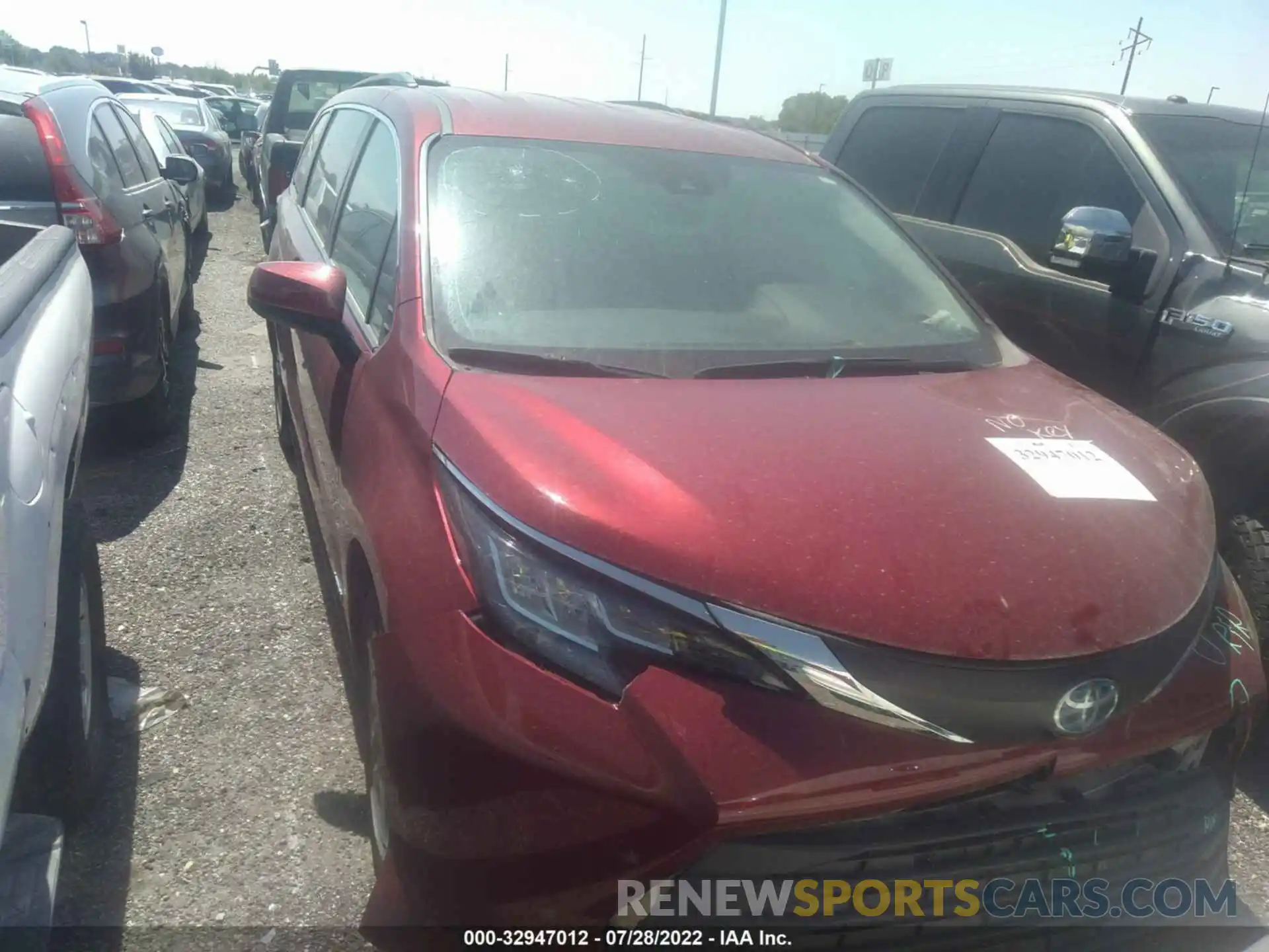 1 Photograph of a damaged car 5TDKRKEC8MS048748 TOYOTA SIENNA 2021