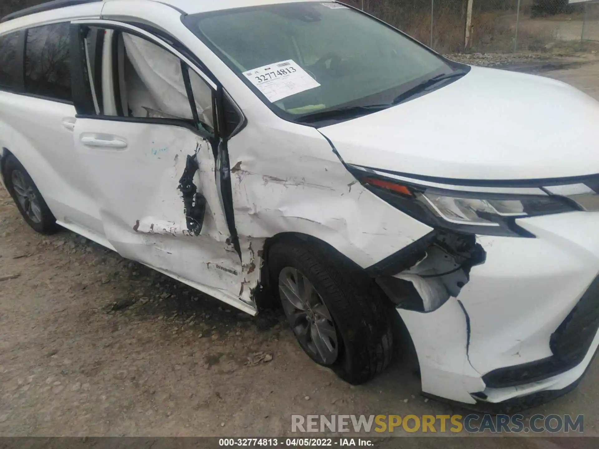 6 Photograph of a damaged car 5TDKRKEC8MS054405 TOYOTA SIENNA 2021