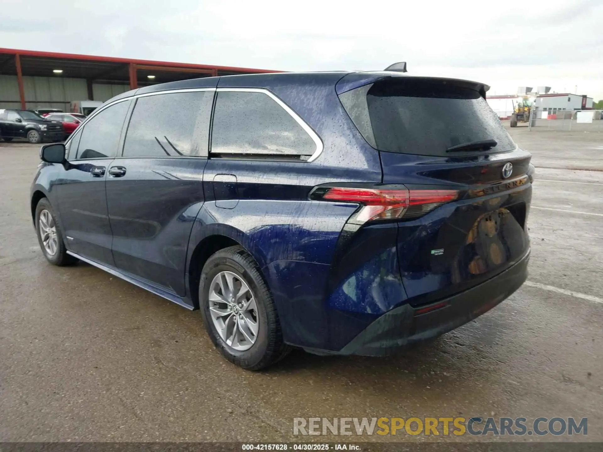 3 Photograph of a damaged car 5TDKRKEC8MS066277 TOYOTA SIENNA 2021
