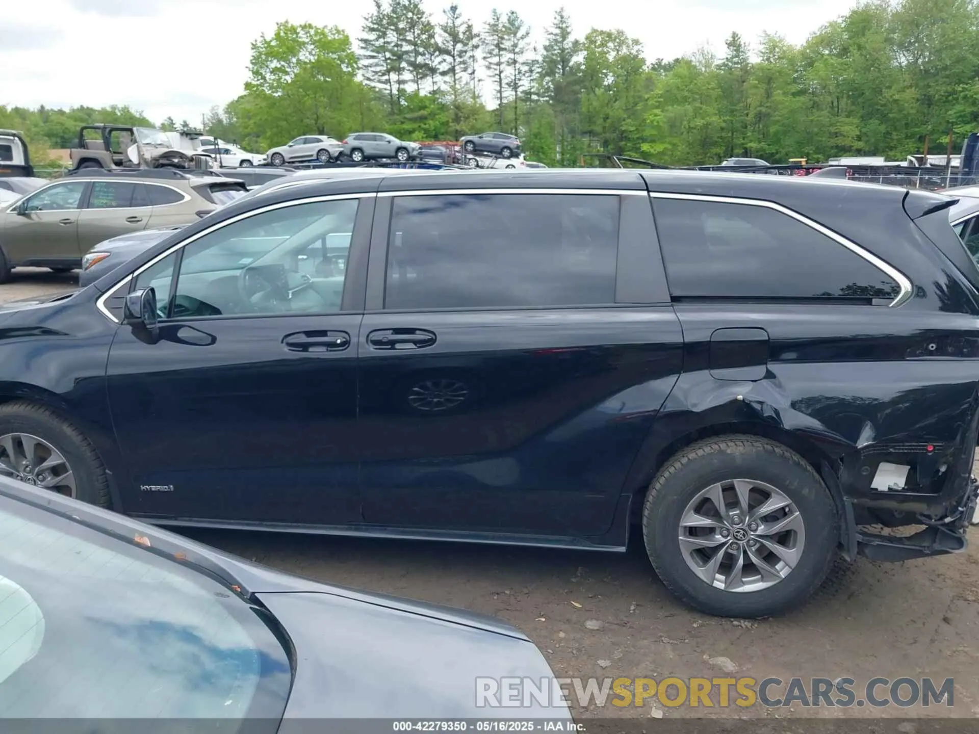 15 Photograph of a damaged car 5TDKRKEC9MS007710 TOYOTA SIENNA 2021