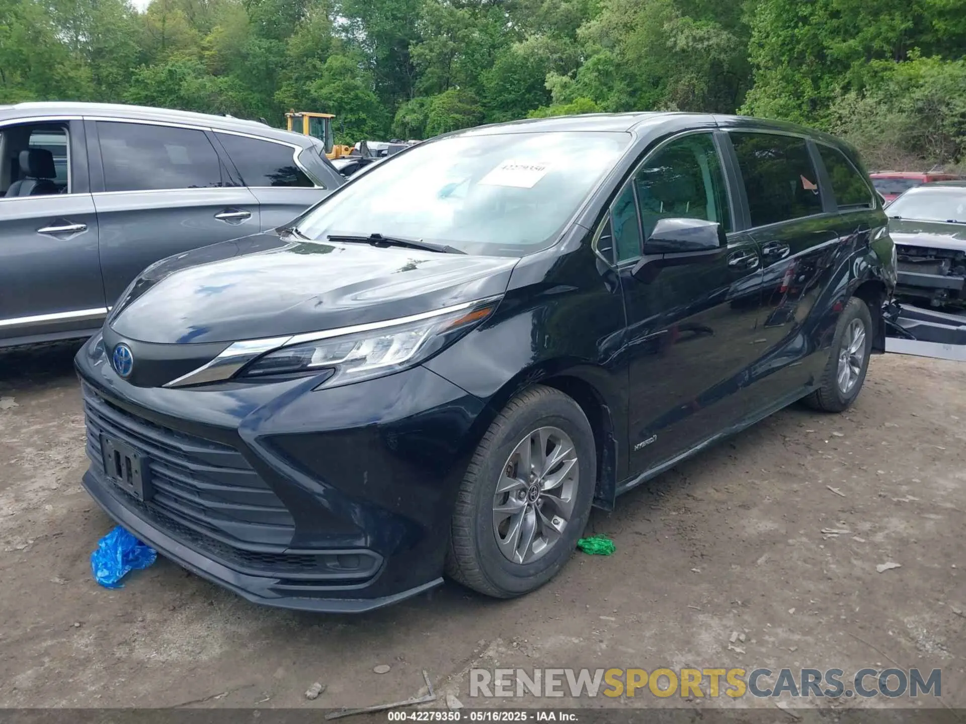 2 Photograph of a damaged car 5TDKRKEC9MS007710 TOYOTA SIENNA 2021