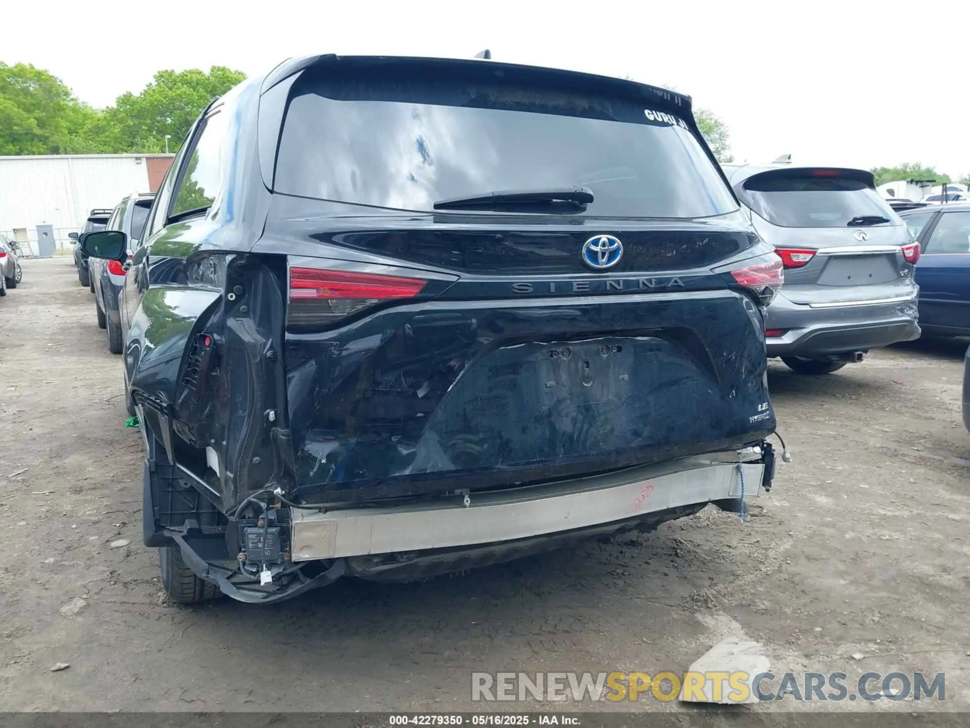 6 Photograph of a damaged car 5TDKRKEC9MS007710 TOYOTA SIENNA 2021
