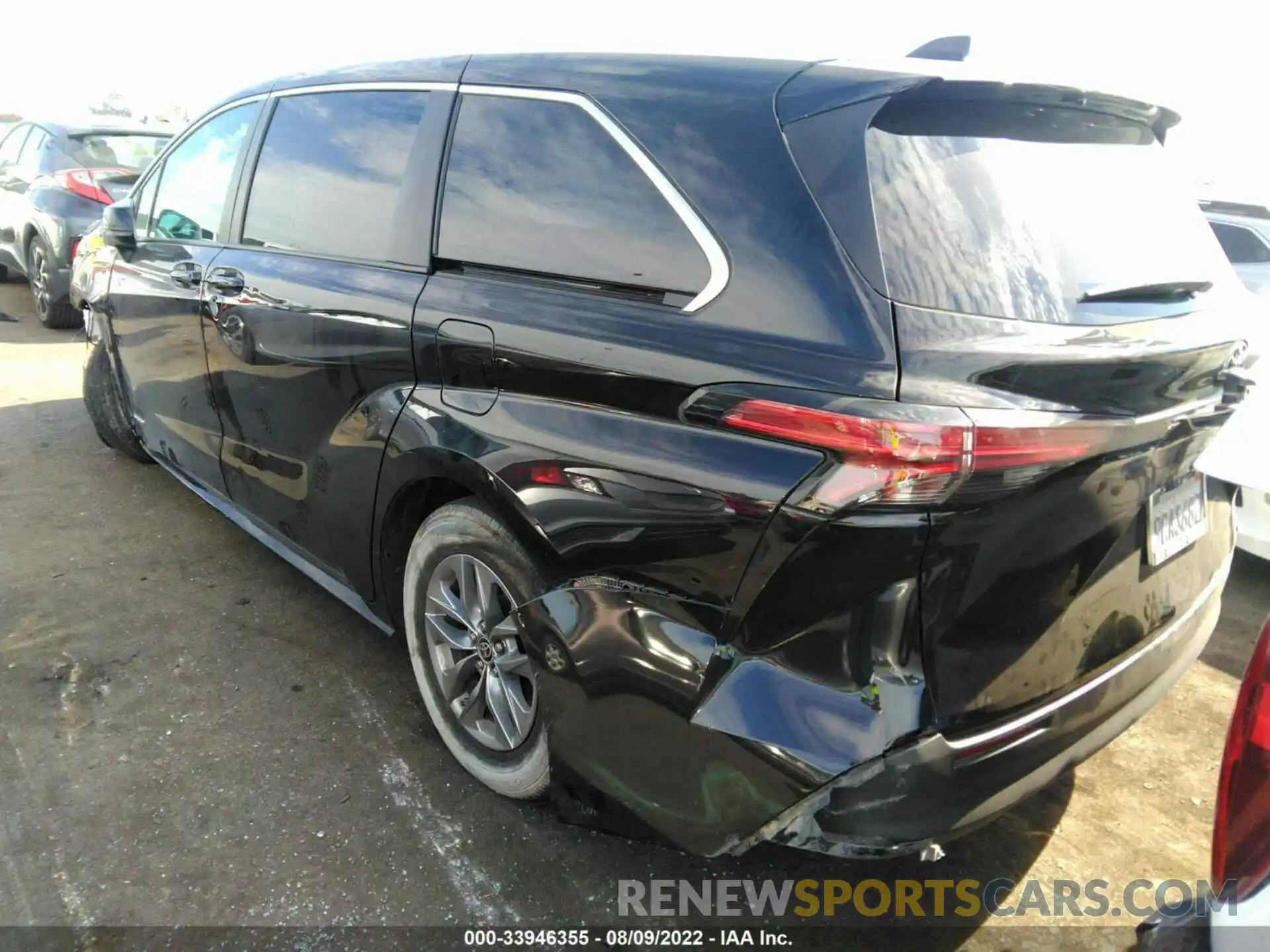 3 Photograph of a damaged car 5TDKRKEC9MS027830 TOYOTA SIENNA 2021