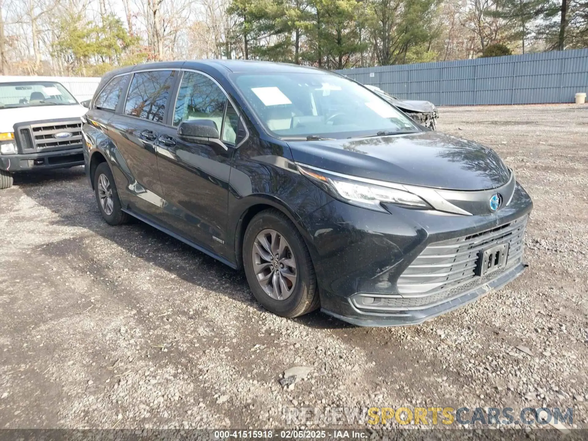1 Photograph of a damaged car 5TDKRKEC9MS043364 TOYOTA SIENNA 2021