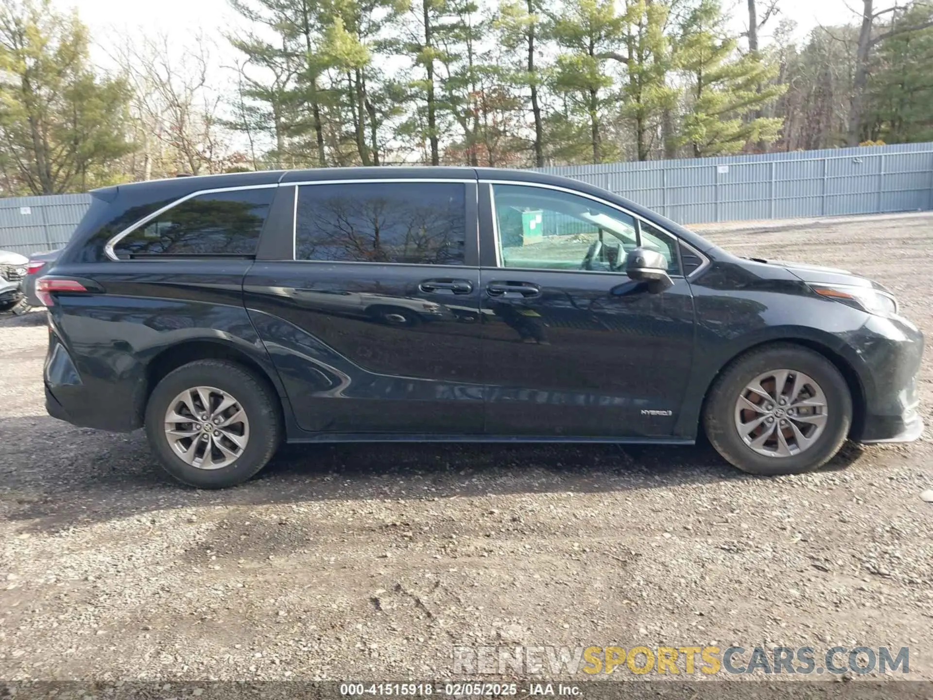 13 Photograph of a damaged car 5TDKRKEC9MS043364 TOYOTA SIENNA 2021