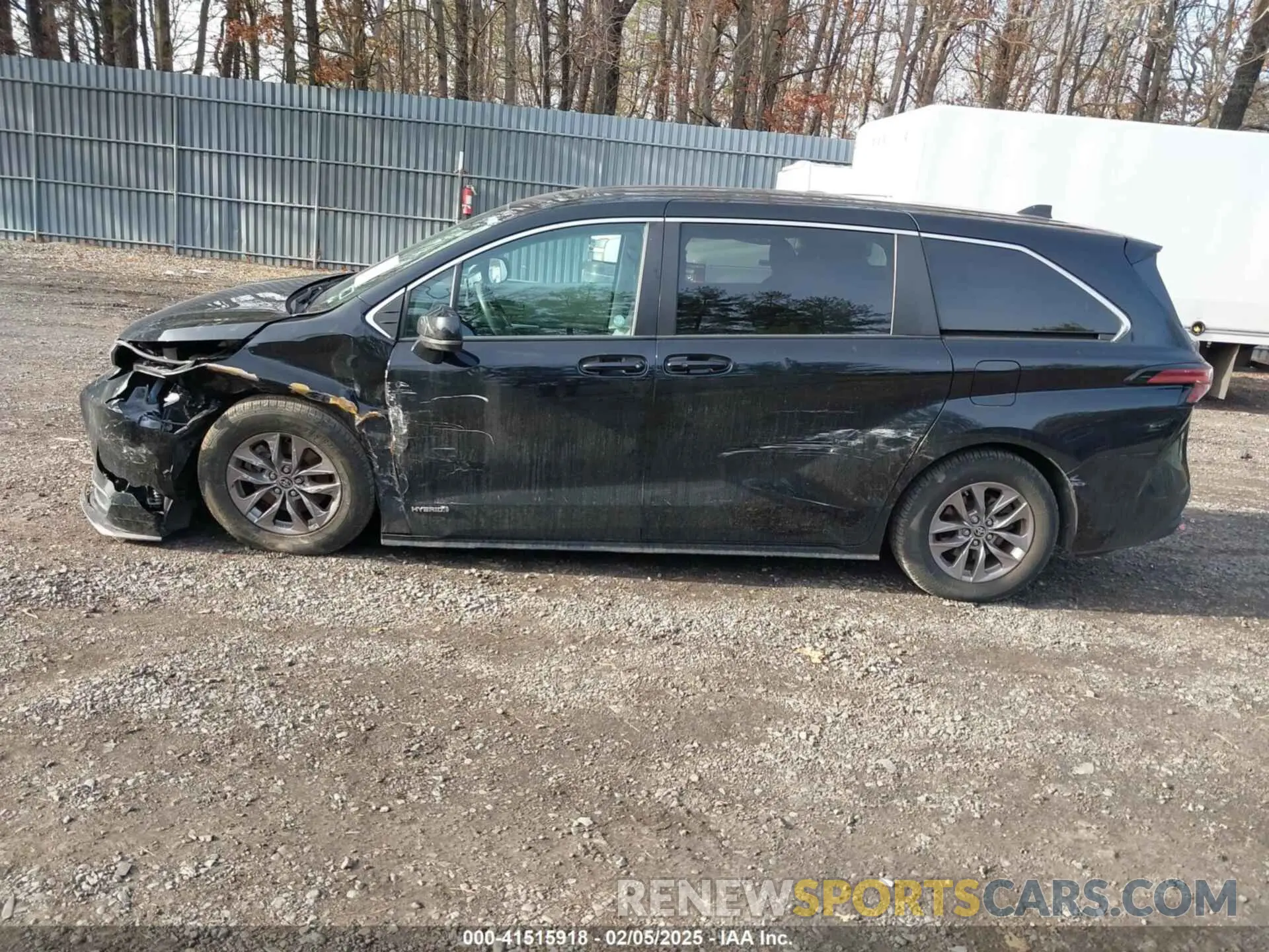 14 Photograph of a damaged car 5TDKRKEC9MS043364 TOYOTA SIENNA 2021