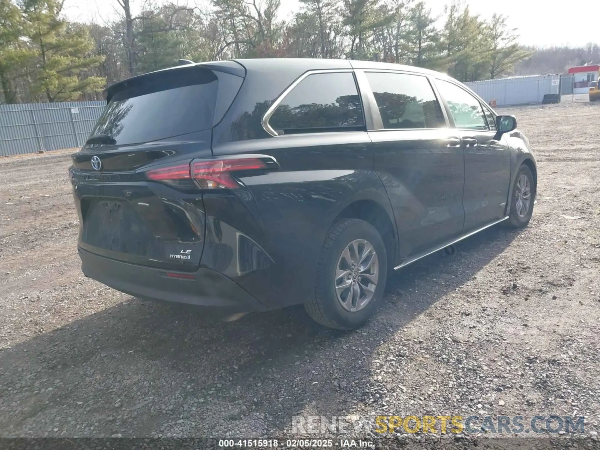 4 Photograph of a damaged car 5TDKRKEC9MS043364 TOYOTA SIENNA 2021
