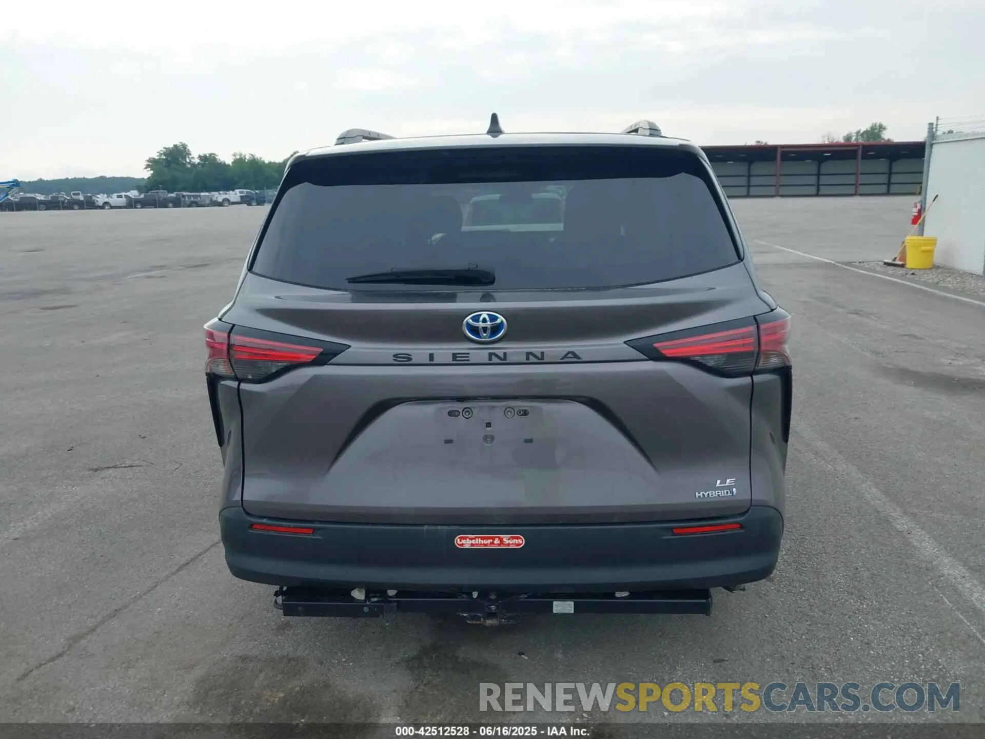 16 Photograph of a damaged car 5TDKRKEC9MS063162 TOYOTA SIENNA 2021