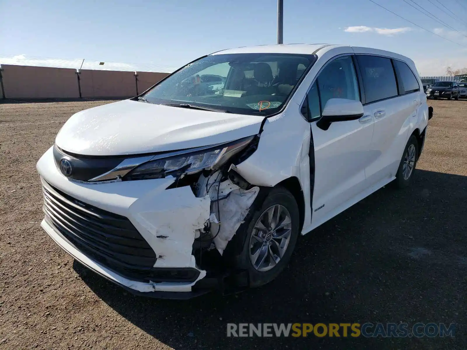 2 Photograph of a damaged car 5TDKRKECXMS015623 TOYOTA SIENNA 2021