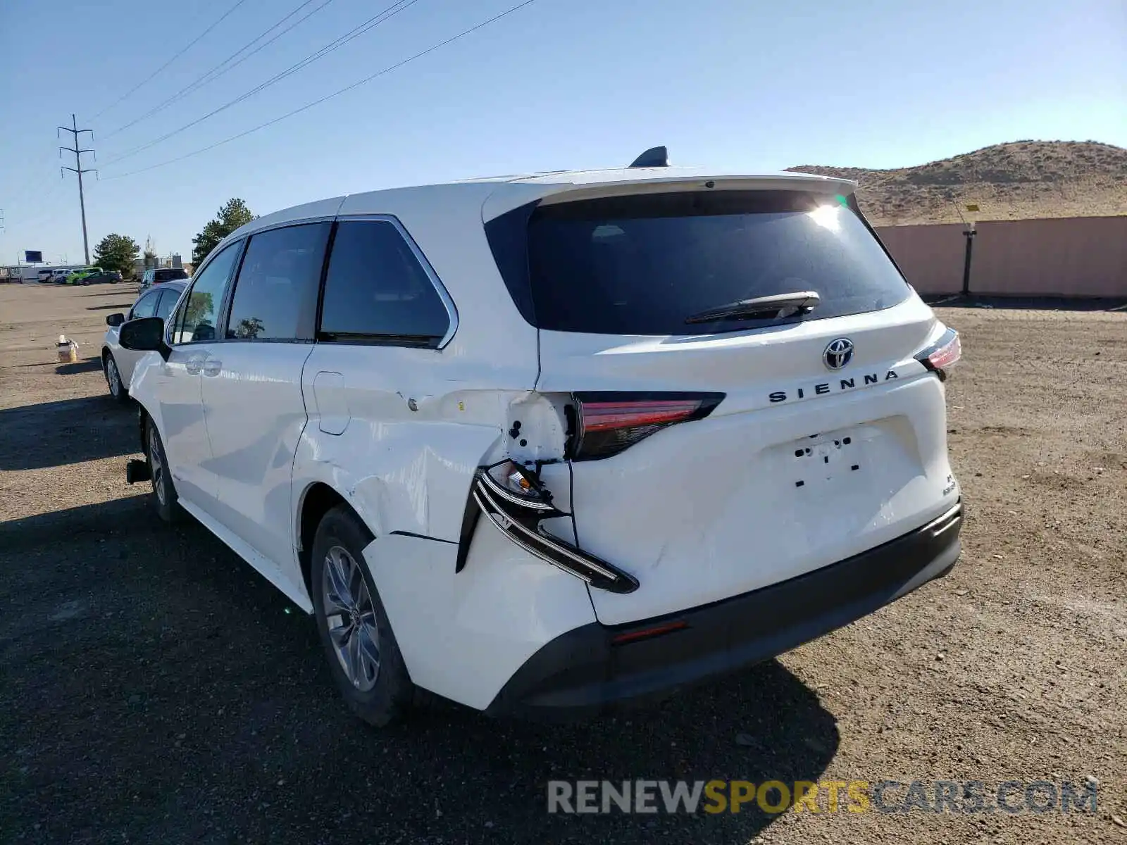 3 Photograph of a damaged car 5TDKRKECXMS015623 TOYOTA SIENNA 2021