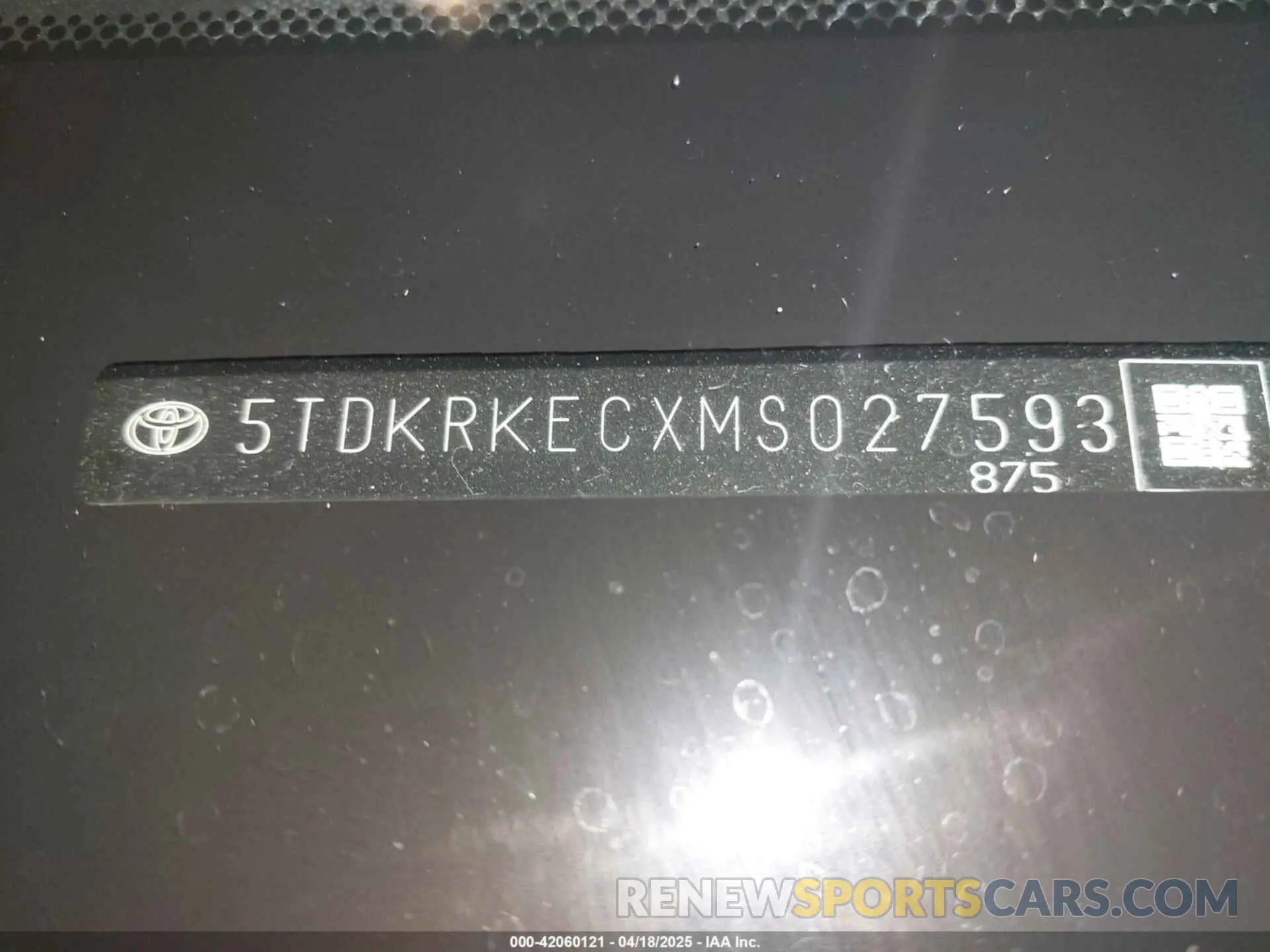 18 Photograph of a damaged car 5TDKRKECXMS027593 TOYOTA SIENNA 2021