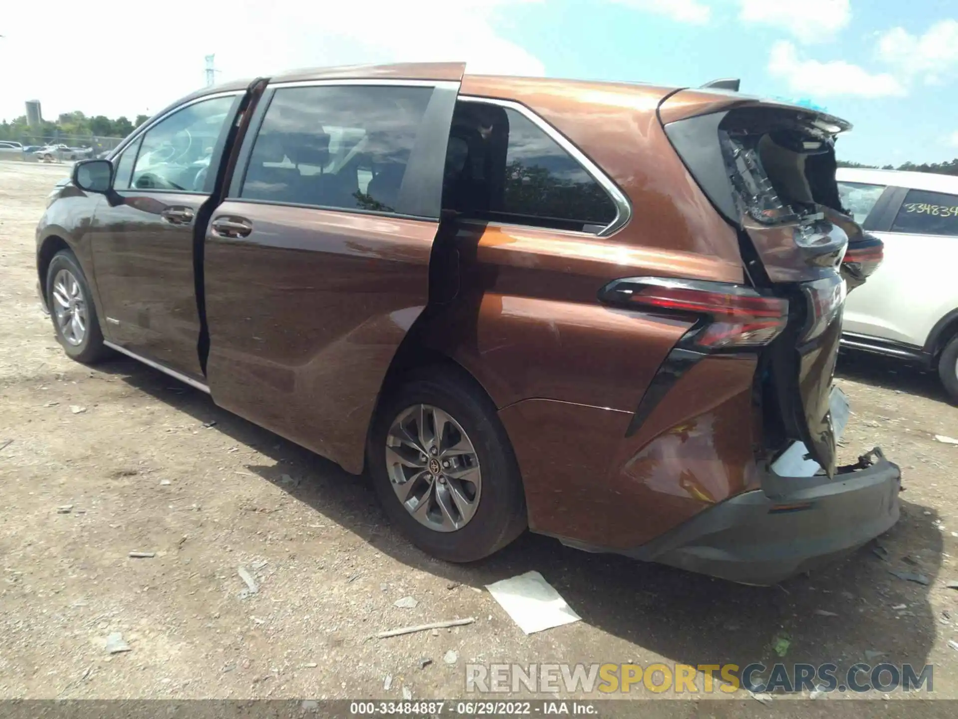 3 Photograph of a damaged car 5TDKRKECXMS031983 TOYOTA SIENNA 2021