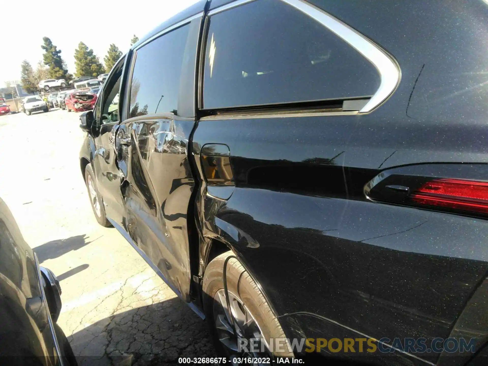 6 Photograph of a damaged car 5TDKRKECXMS035094 TOYOTA SIENNA 2021