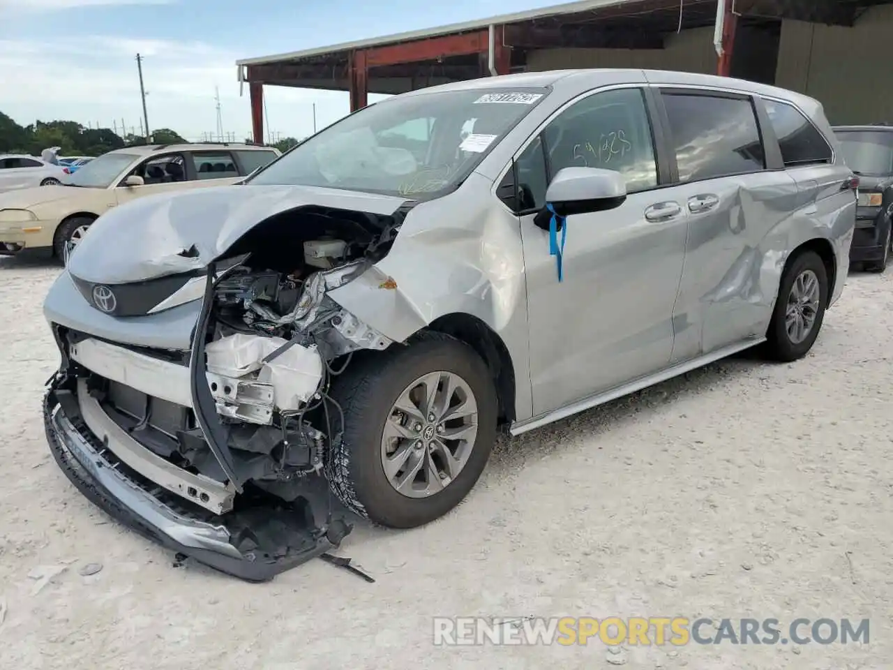 1 Photograph of a damaged car 5TDKRKECXMS037590 TOYOTA SIENNA 2021