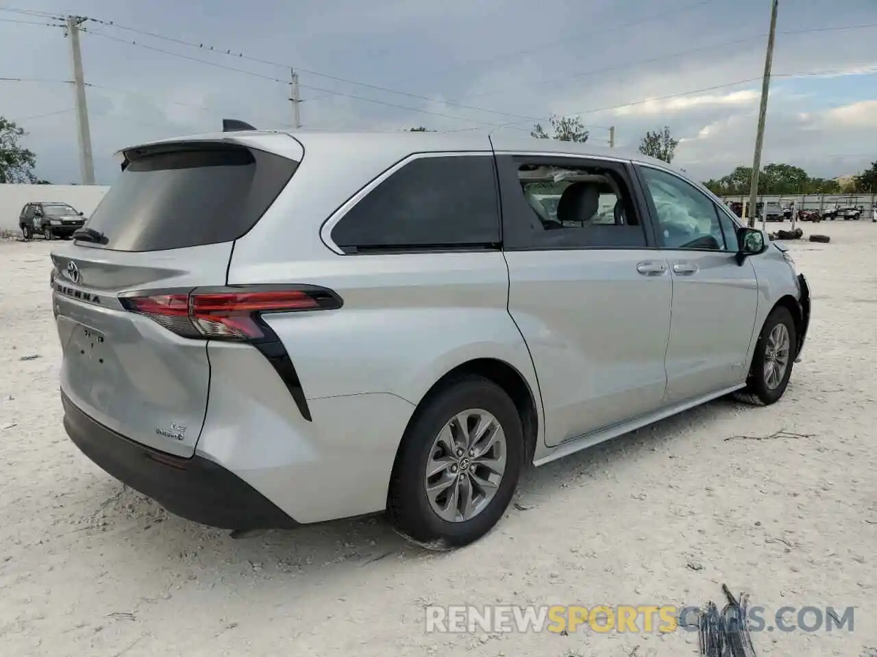 3 Photograph of a damaged car 5TDKRKECXMS037590 TOYOTA SIENNA 2021