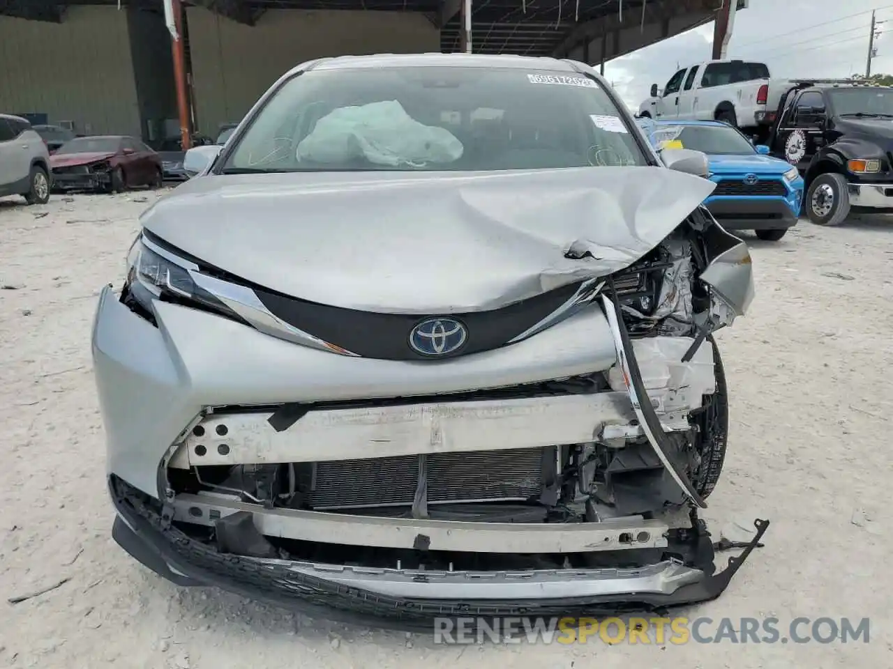 5 Photograph of a damaged car 5TDKRKECXMS037590 TOYOTA SIENNA 2021