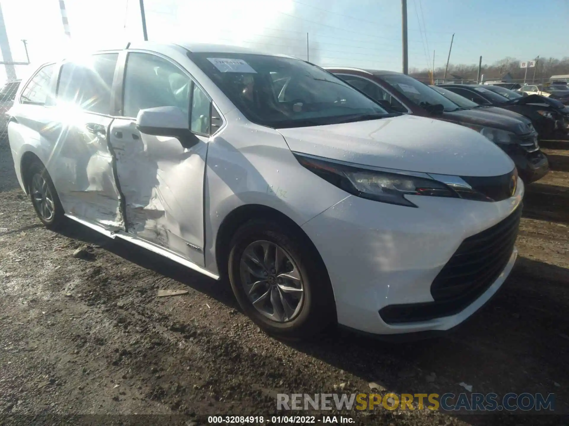 1 Photograph of a damaged car 5TDKRKECXMS038271 TOYOTA SIENNA 2021