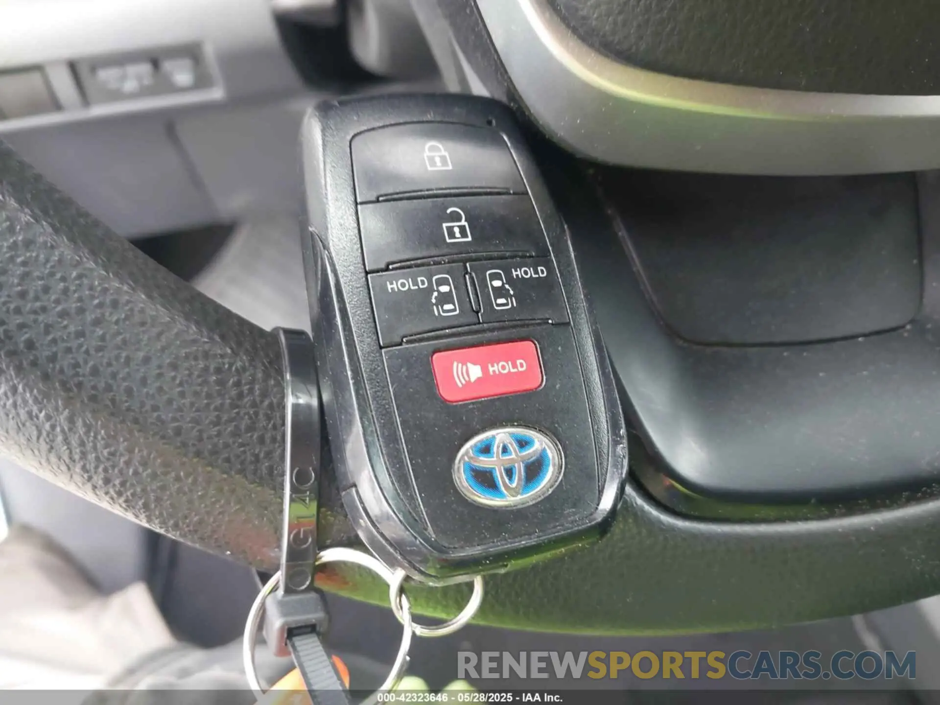 11 Photograph of a damaged car 5TDKRKECXMS059444 TOYOTA SIENNA 2021