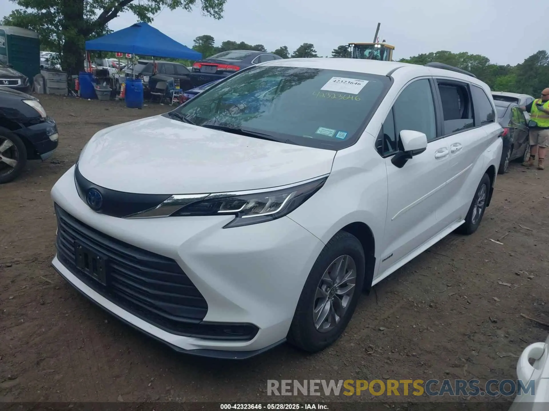 2 Photograph of a damaged car 5TDKRKECXMS059444 TOYOTA SIENNA 2021