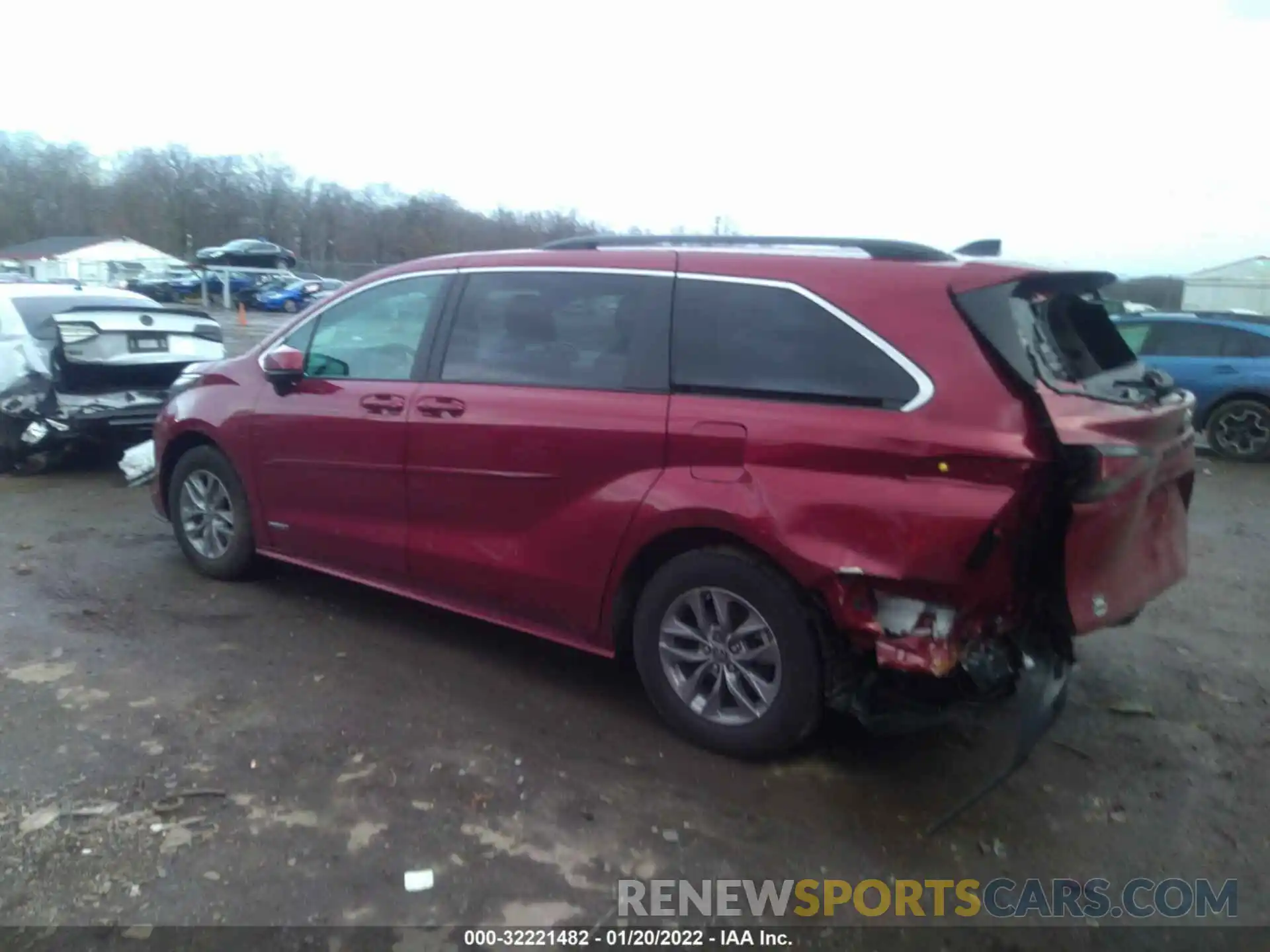 3 Photograph of a damaged car 5TDKRKECXMS072646 TOYOTA SIENNA 2021