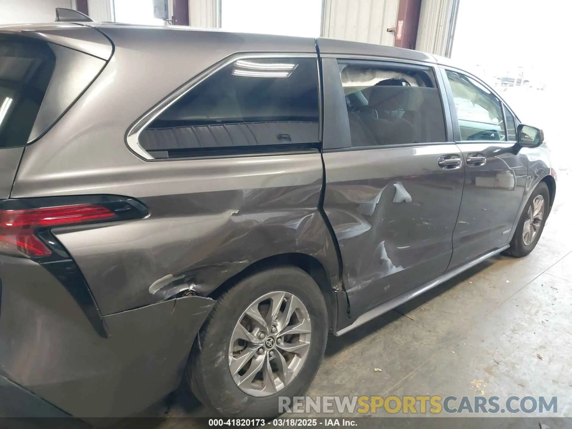 6 Photograph of a damaged car 5TDKSKFC0MS001927 TOYOTA SIENNA 2021