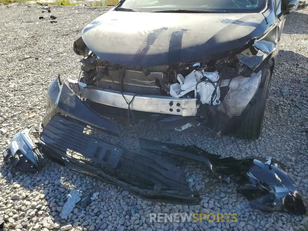 9 Photograph of a damaged car 5TDKSKFC0MS037648 TOYOTA SIENNA 2021