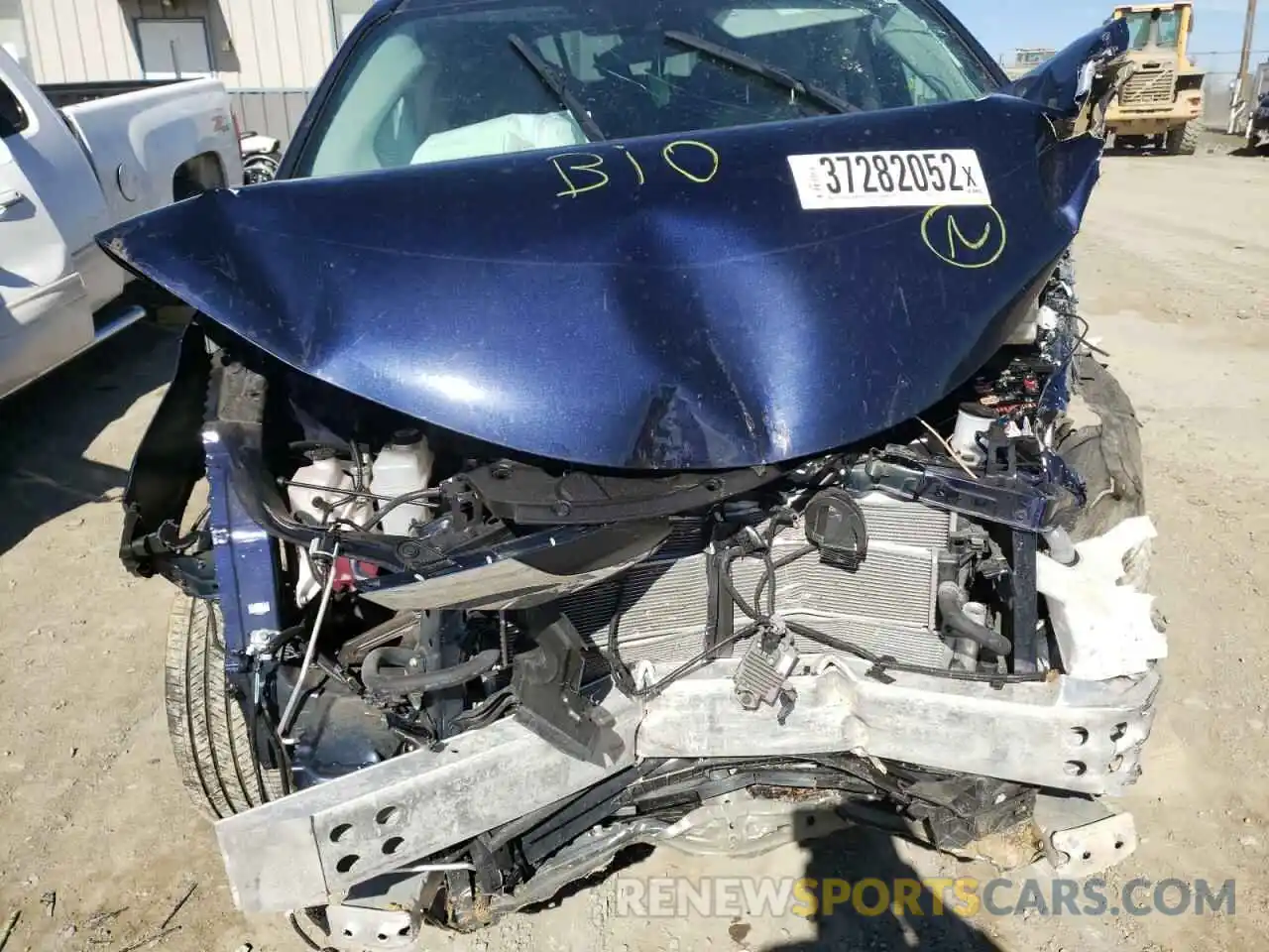 9 Photograph of a damaged car 5TDKSKFC1MS005419 TOYOTA SIENNA 2021