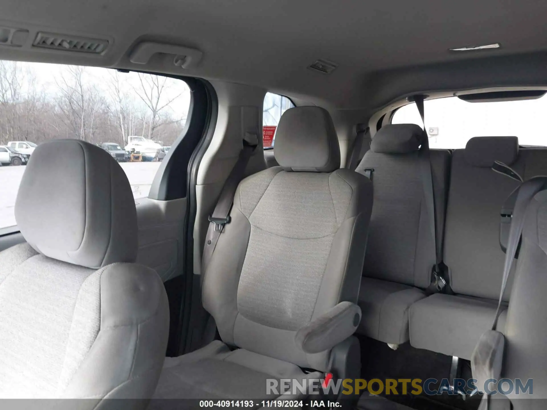 8 Photograph of a damaged car 5TDKSKFC1MS036492 TOYOTA SIENNA 2021